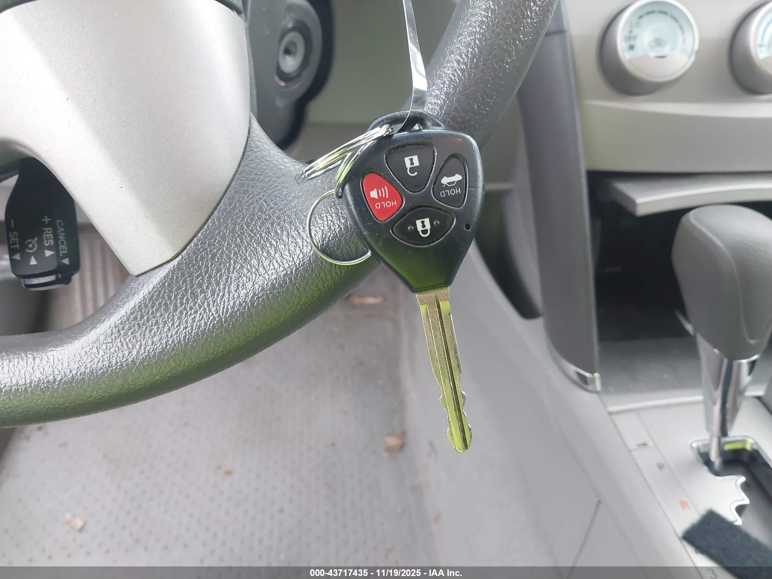 TOYOTA CAMRY image 11