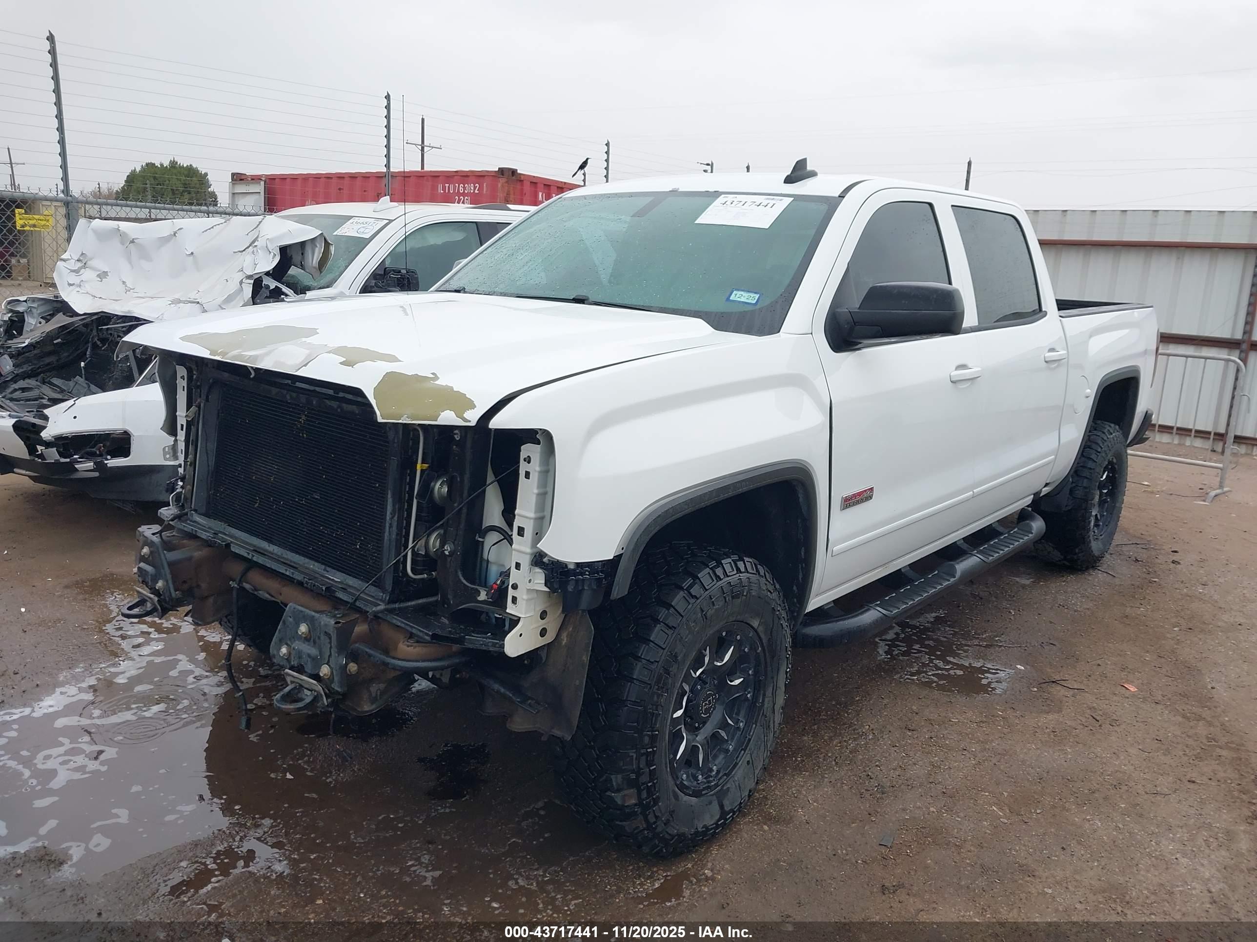 GMC SIERRA image 2