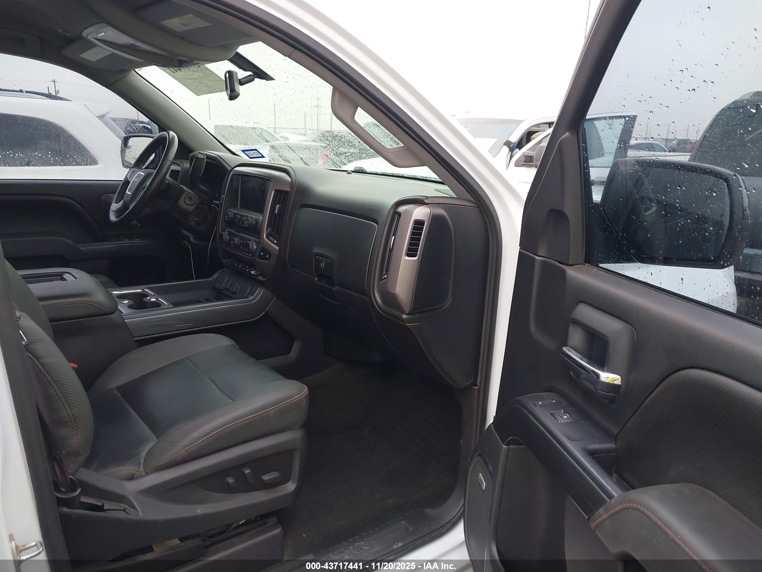 GMC SIERRA image 5