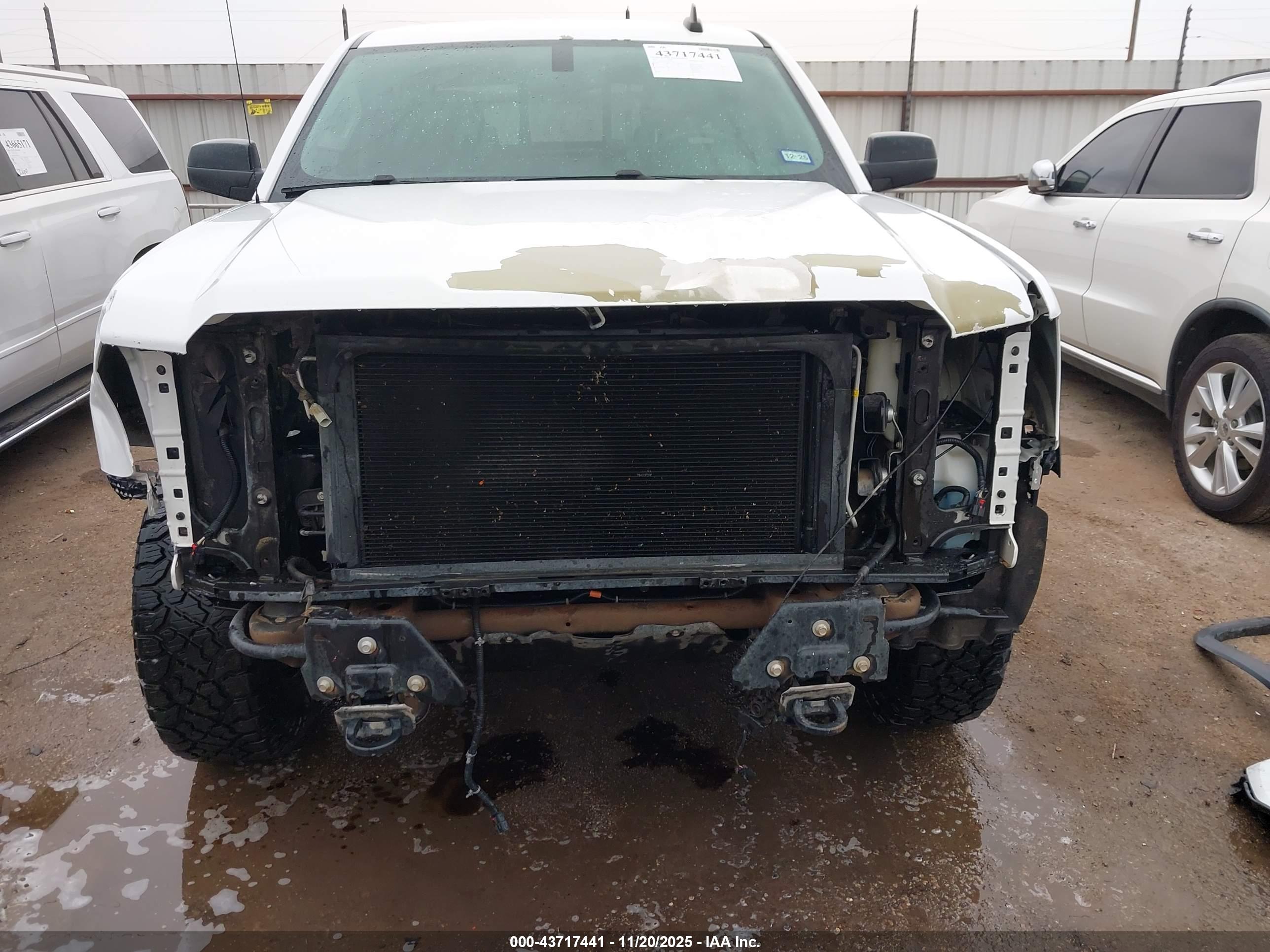 GMC SIERRA image 6