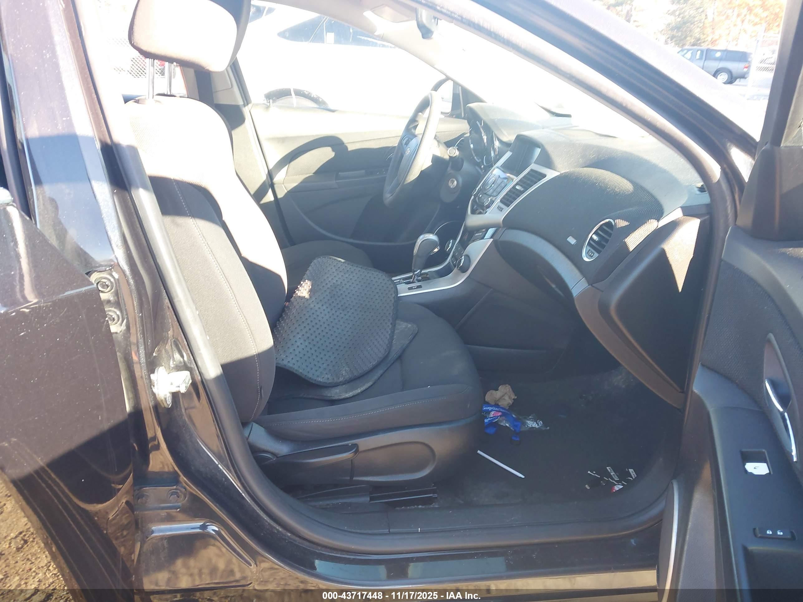 CHEVROLET CRUZE image 5