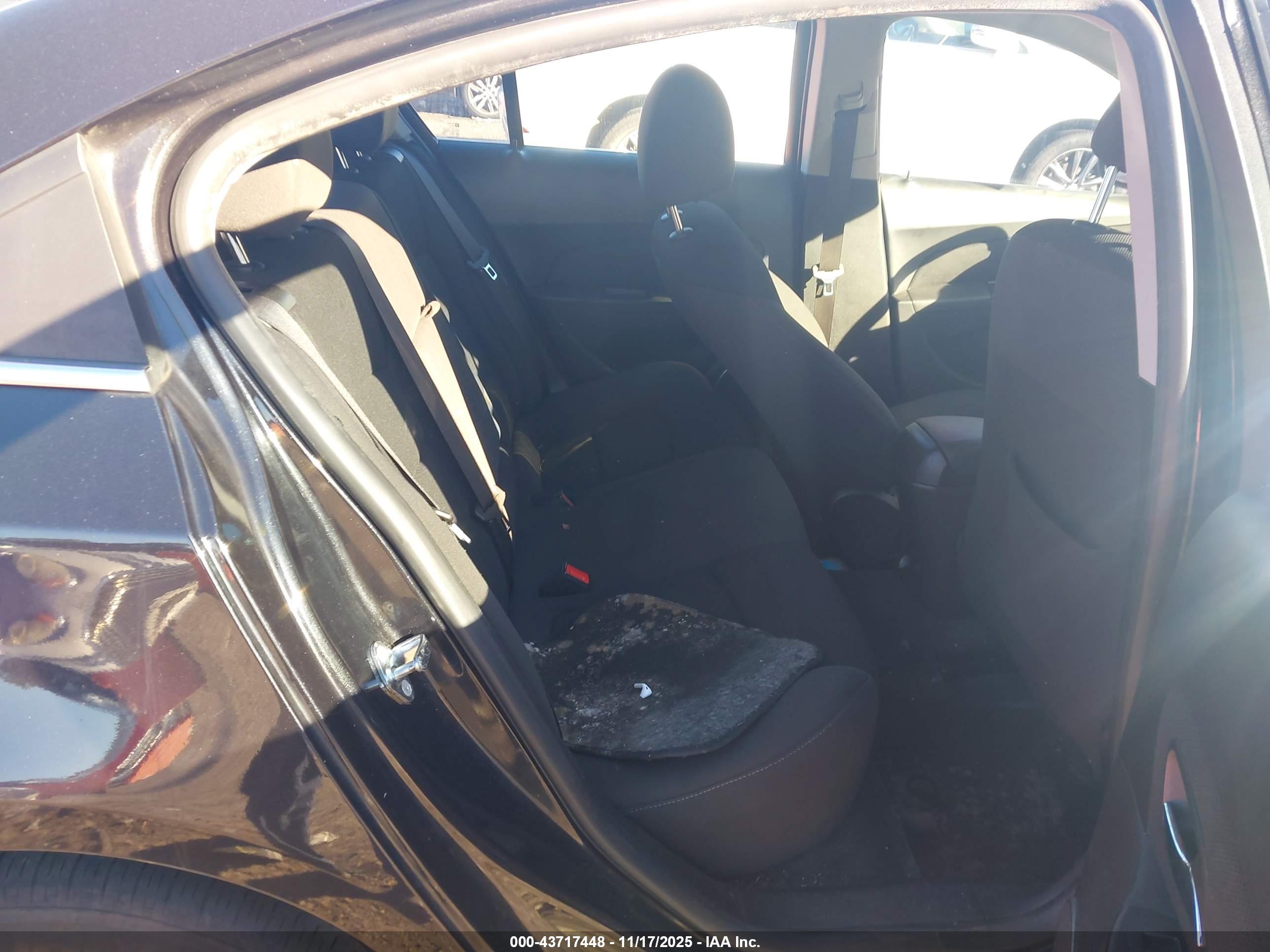 CHEVROLET CRUZE image 8
