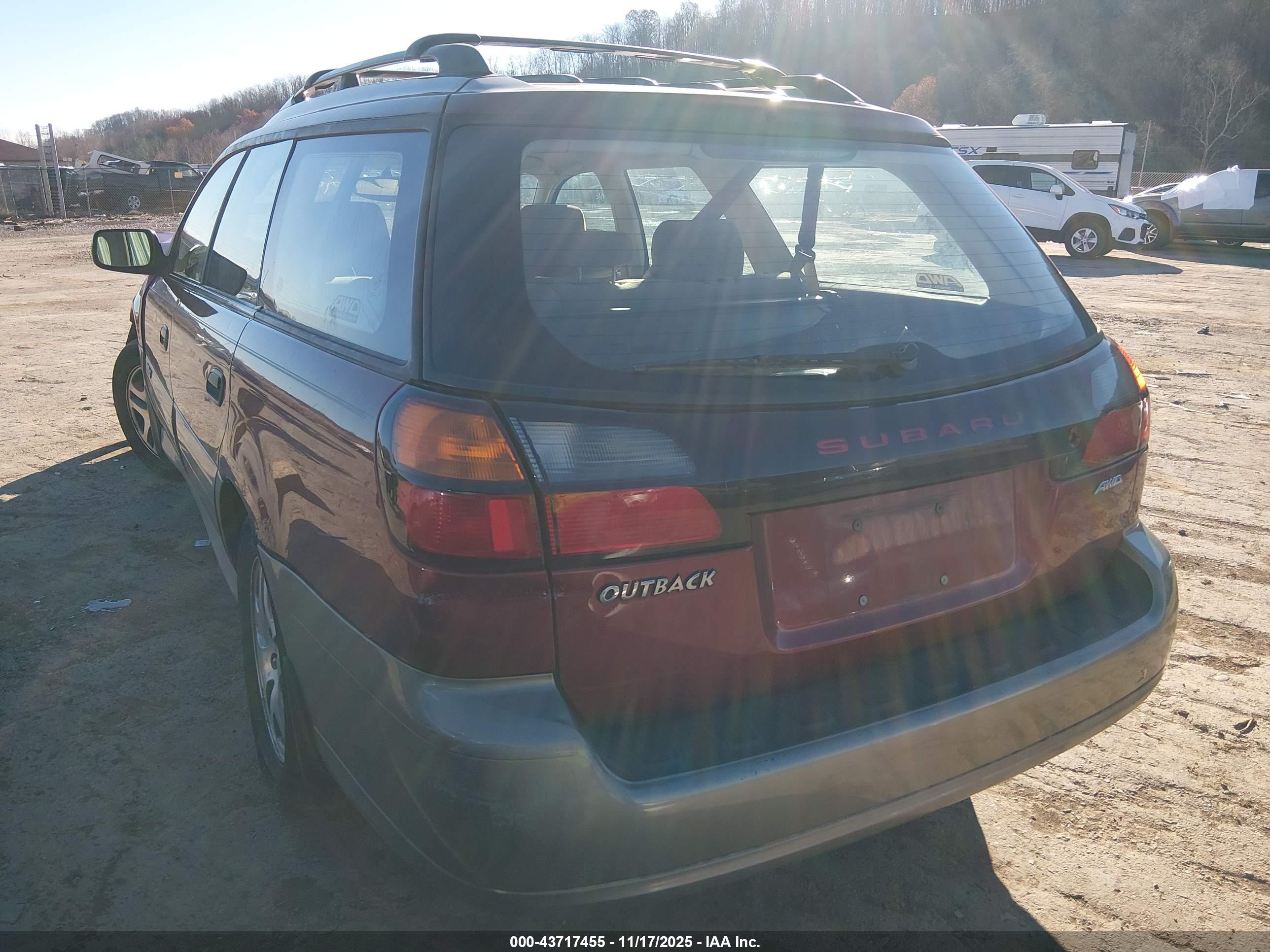 SUBARU OUTBACK image 3