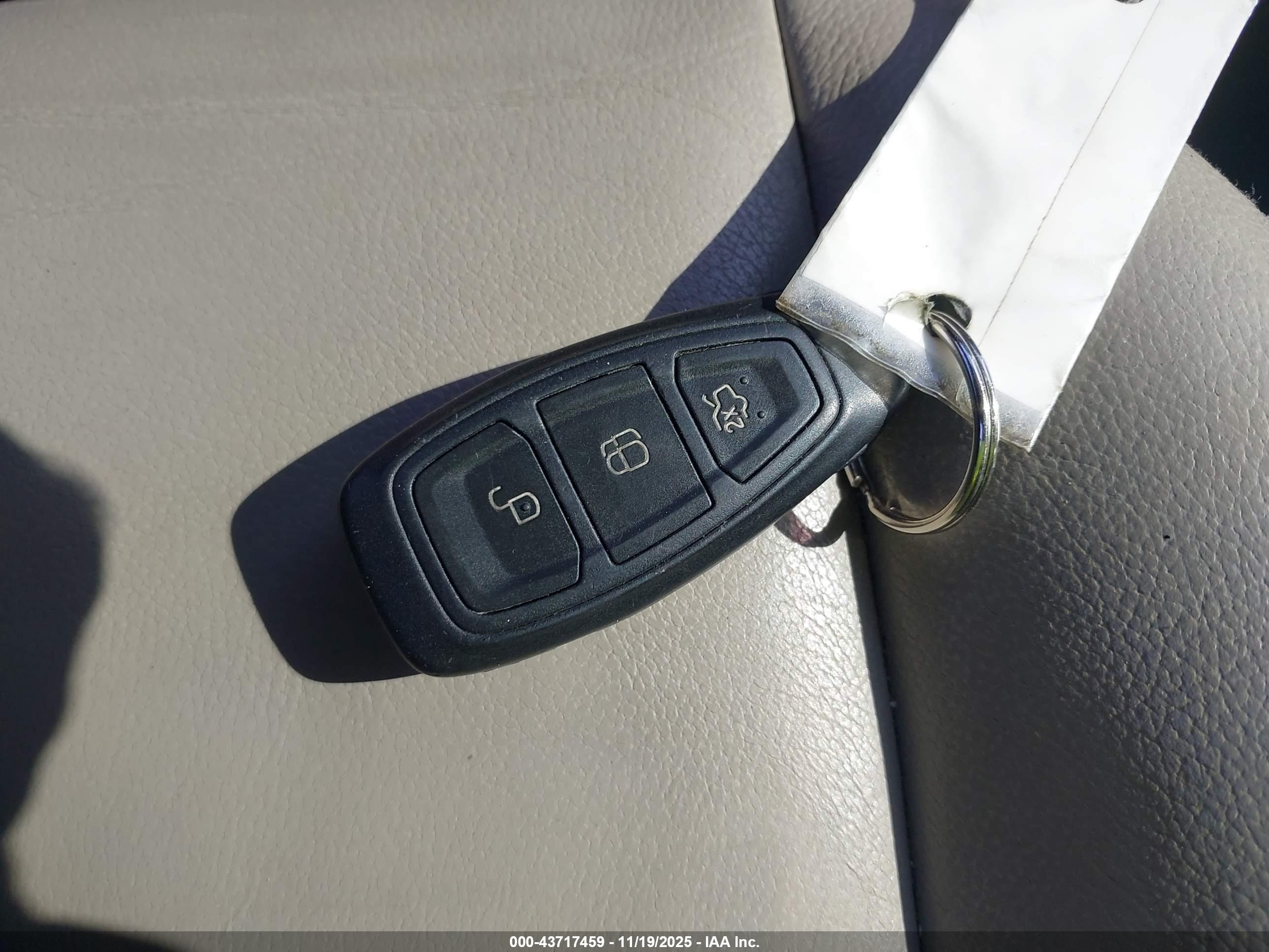 FORD C-MAX image 11