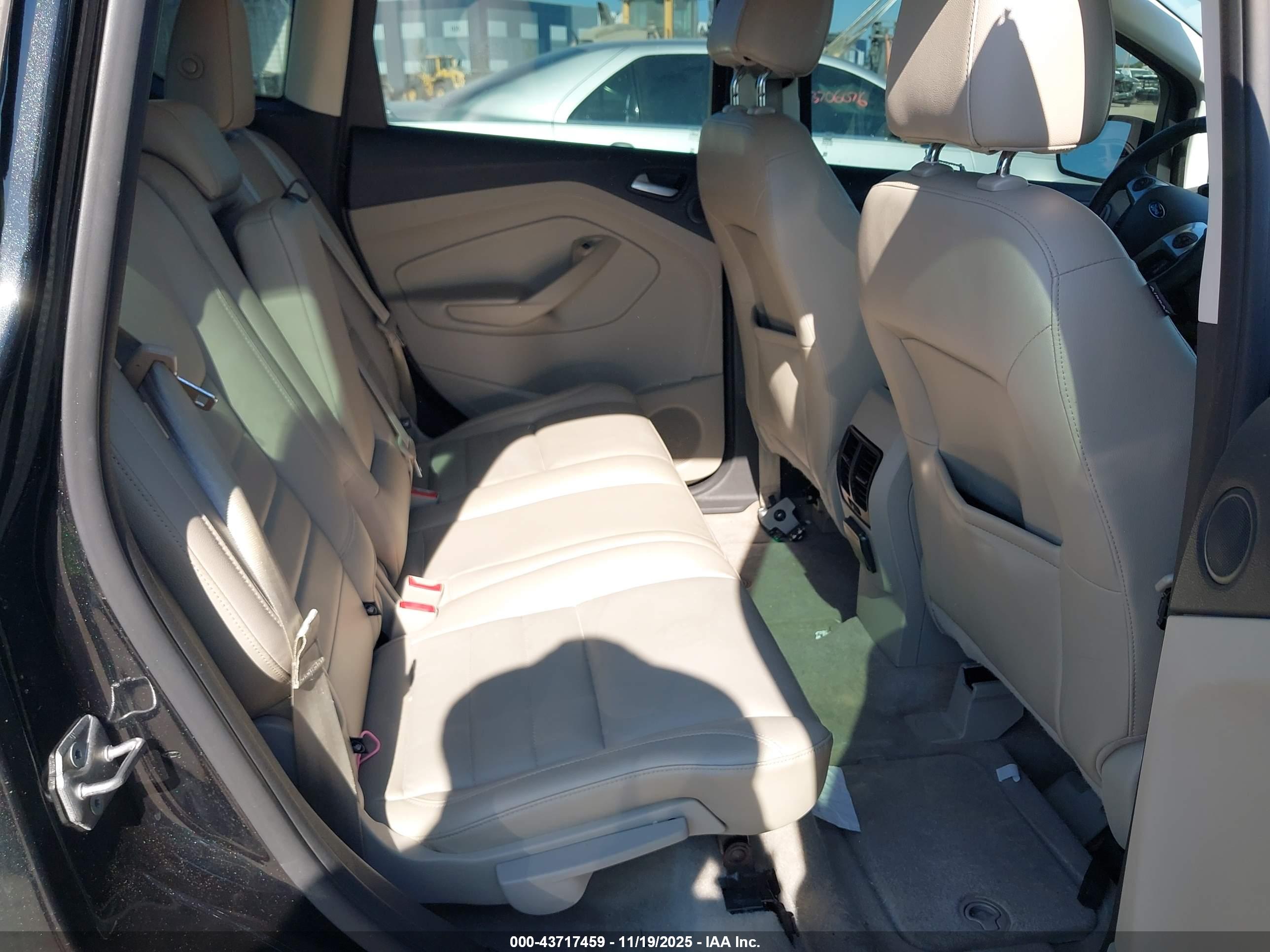 FORD C-MAX image 8