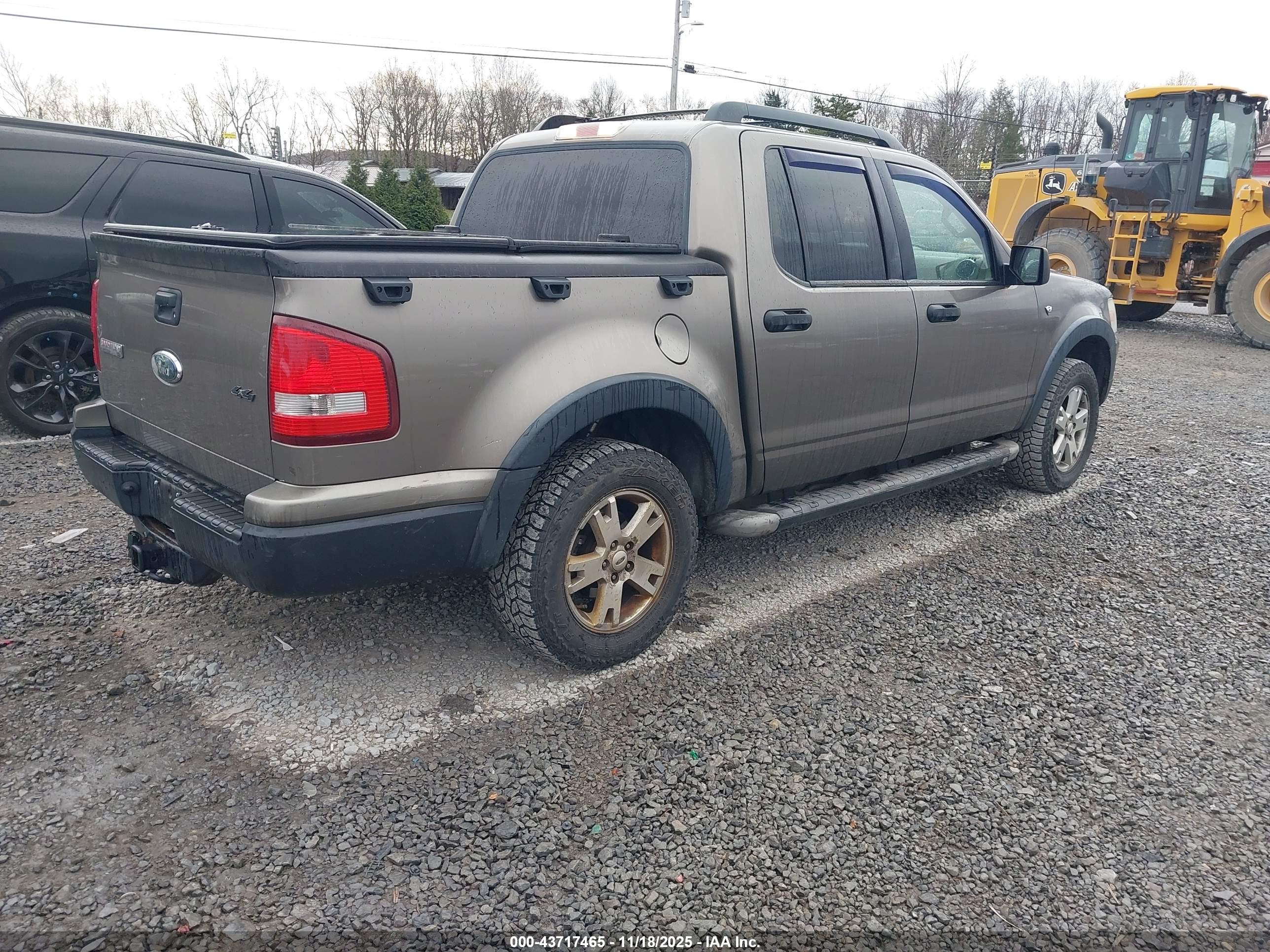 FORD EXPLORER image 4