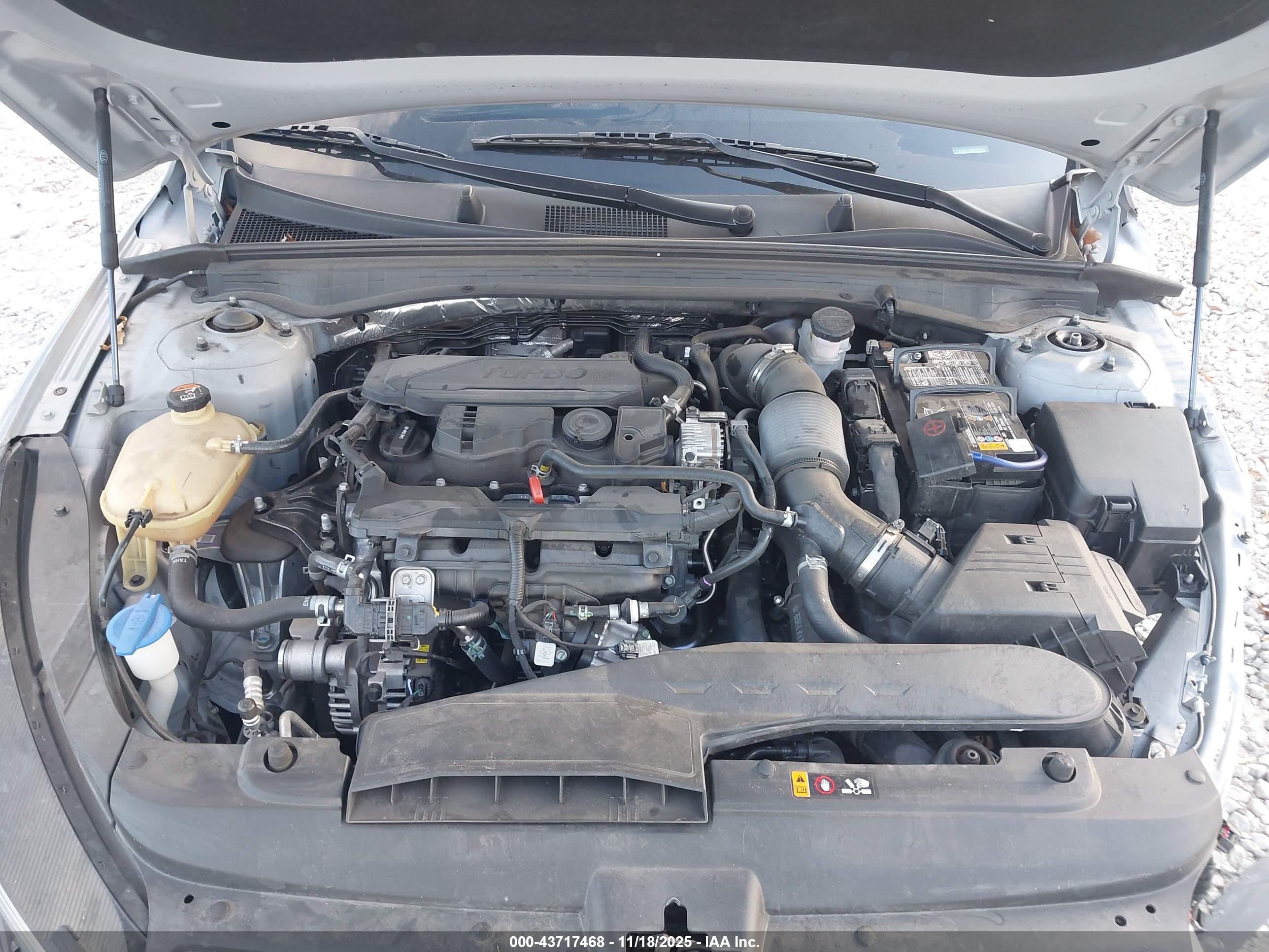 KIA K5 image 10