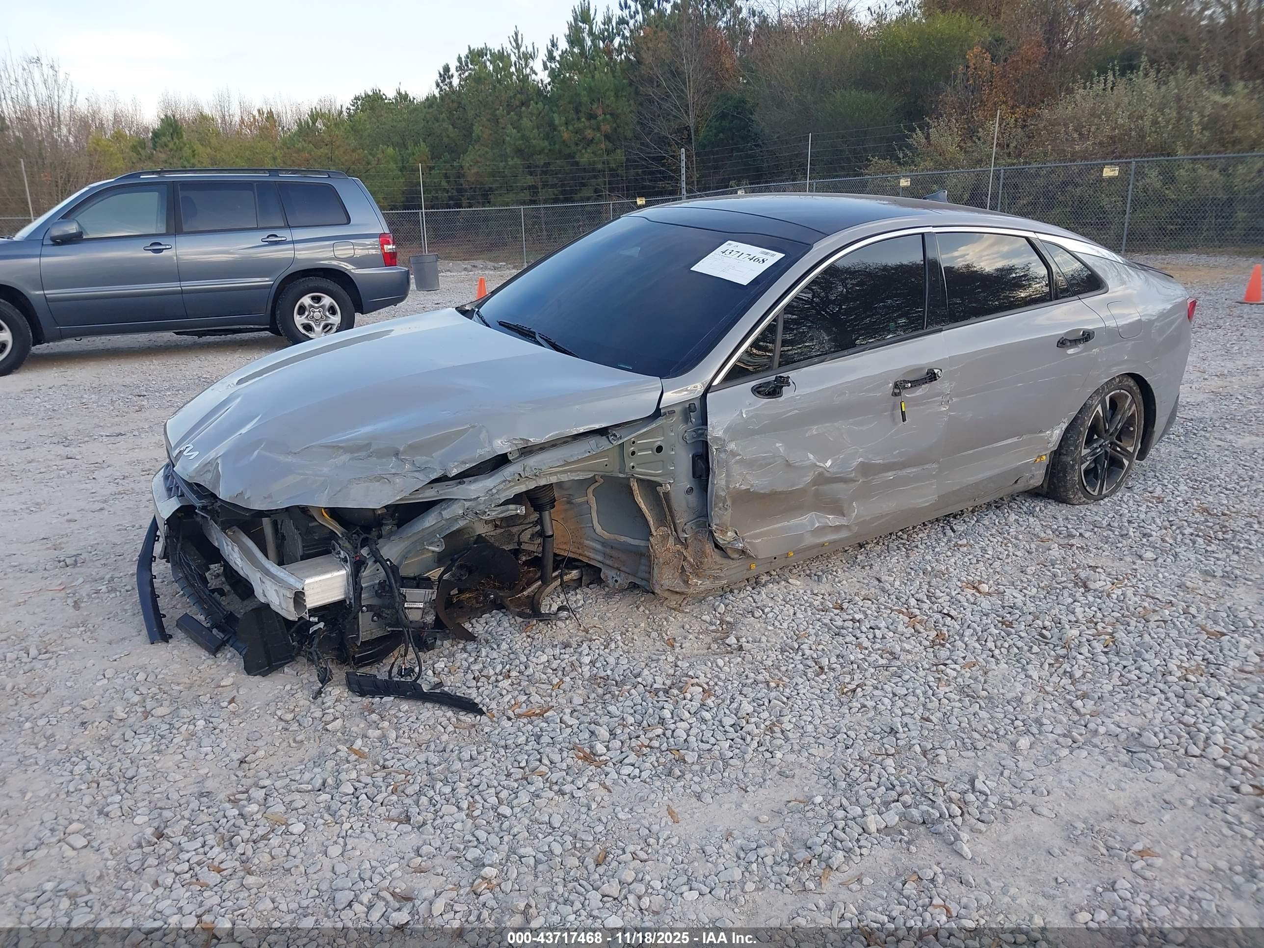 KIA K5 image 2