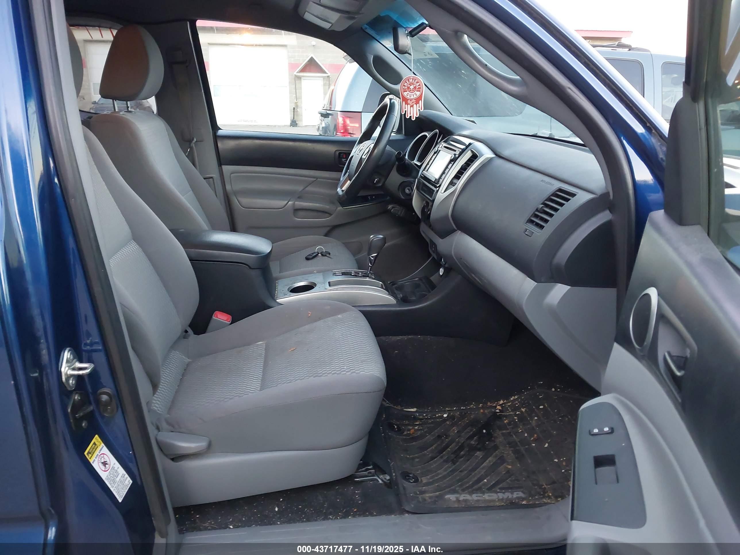 TOYOTA TACOMA image 5