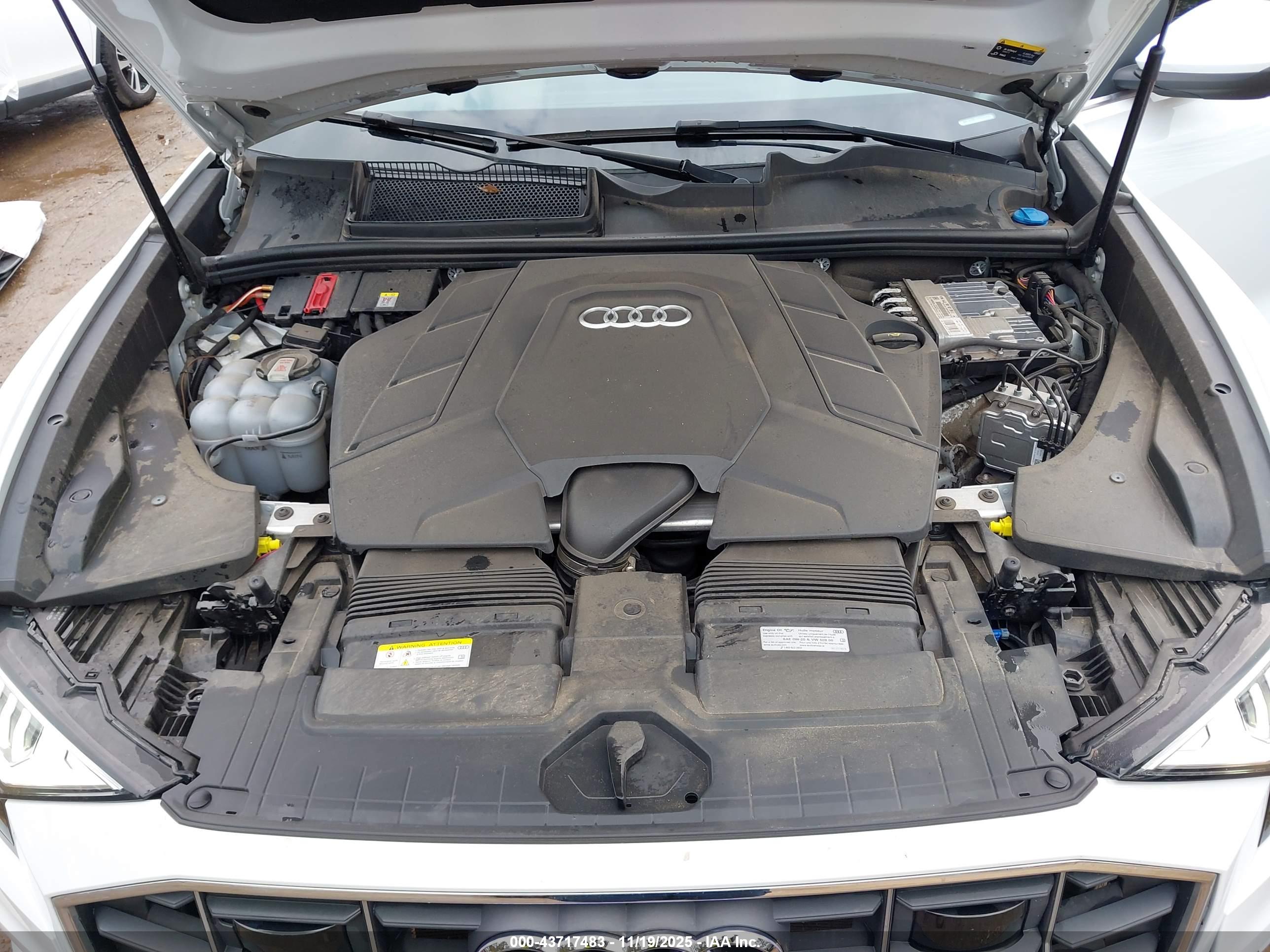 AUDI Q8 image 10