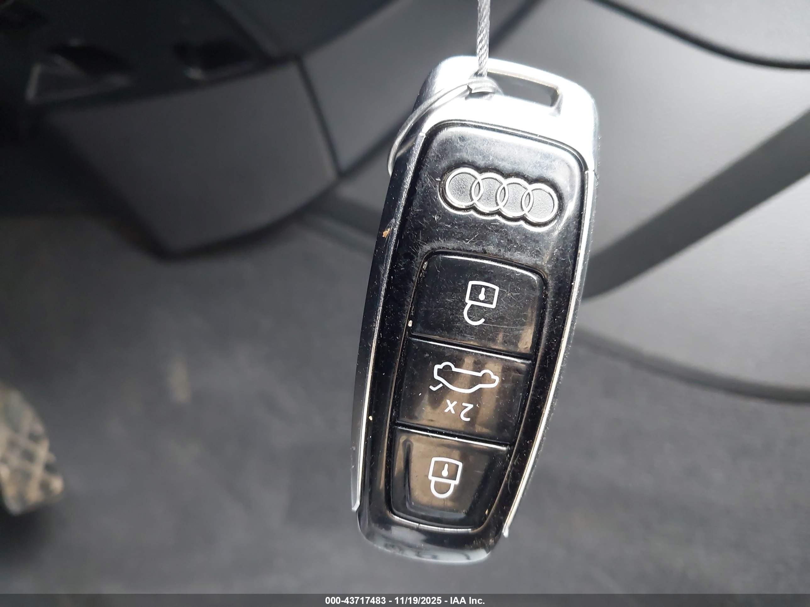 AUDI Q8 image 11