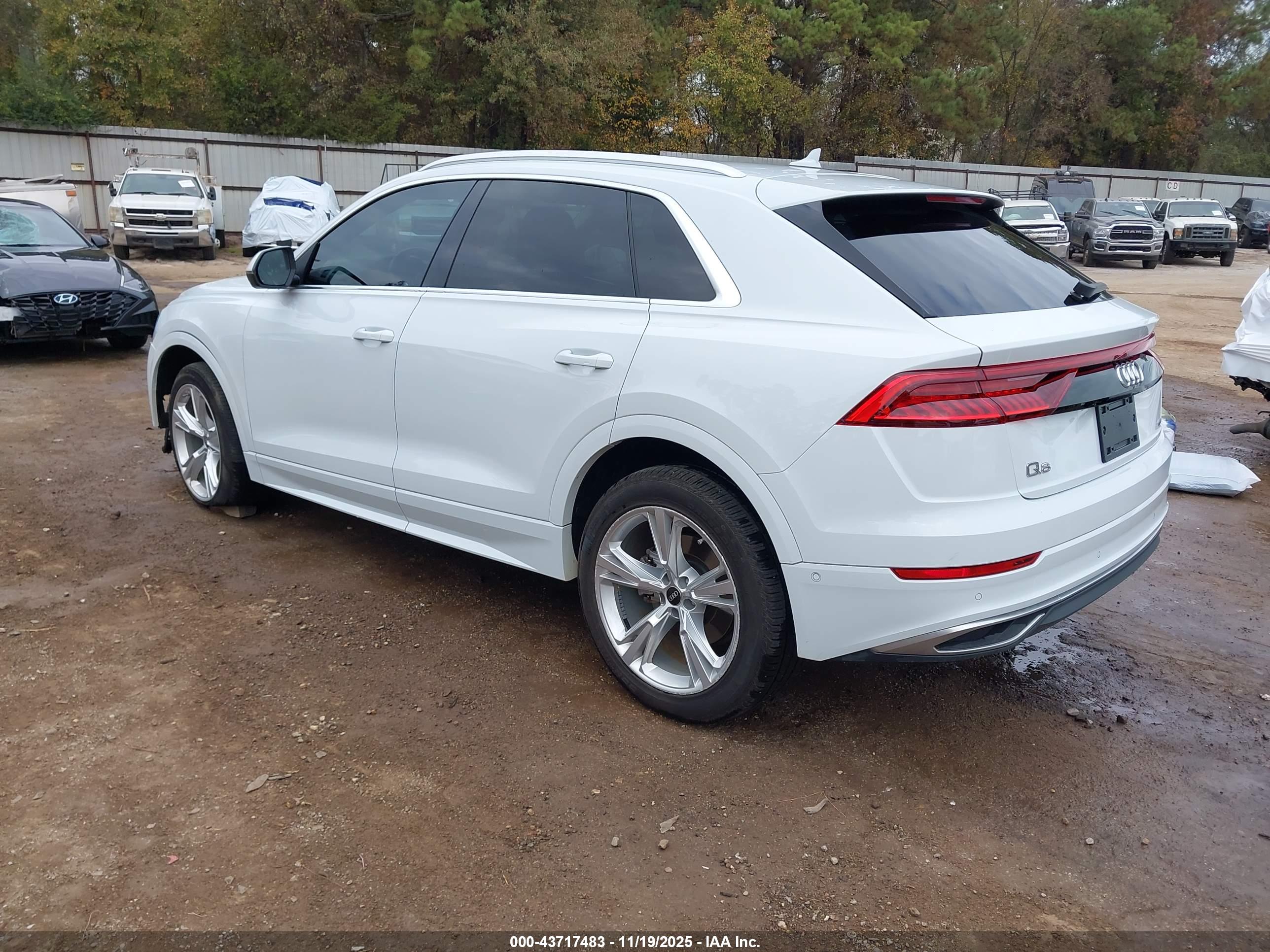 AUDI Q8 image 3