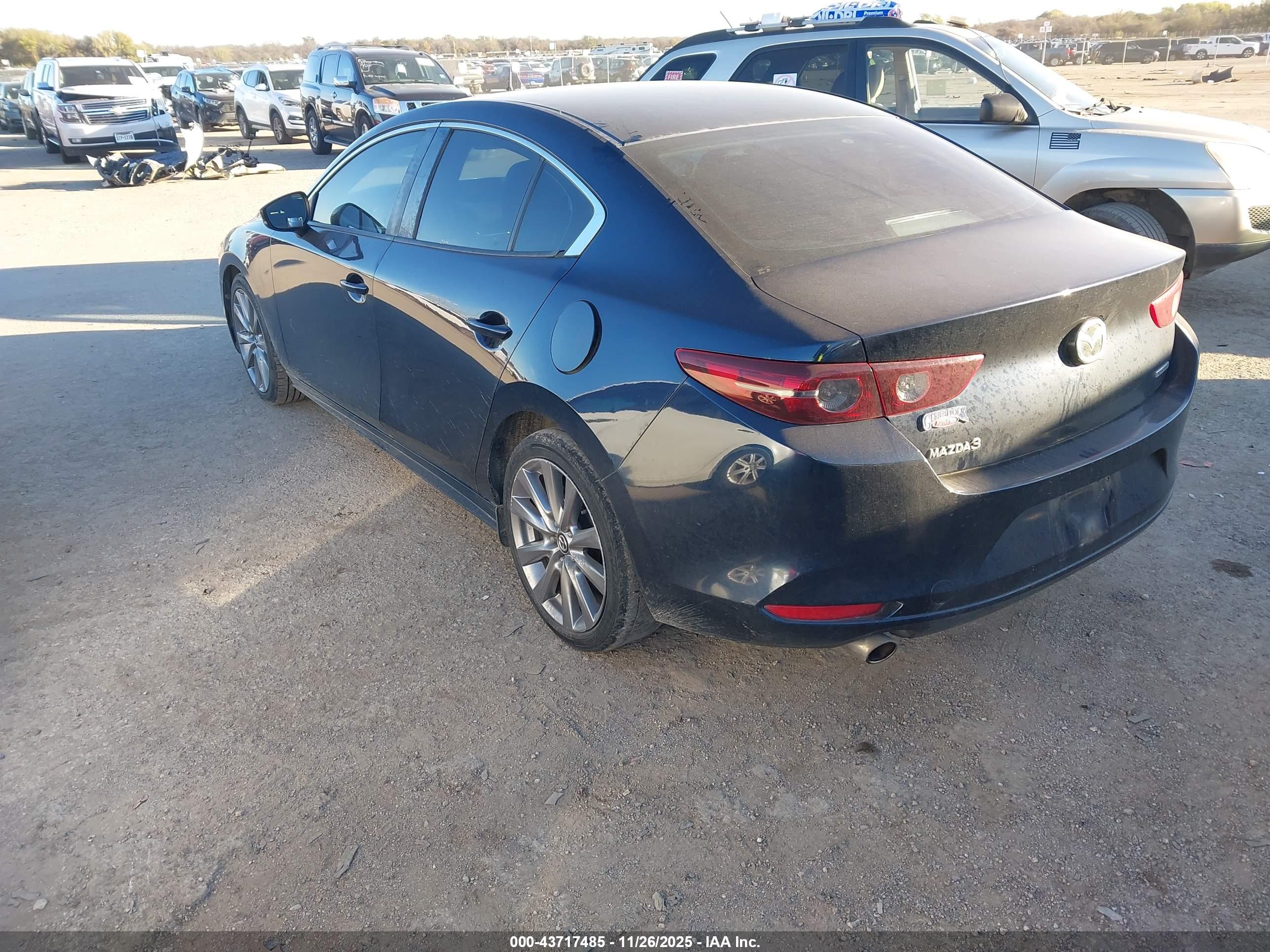 MAZDA MAZDA3 image 3