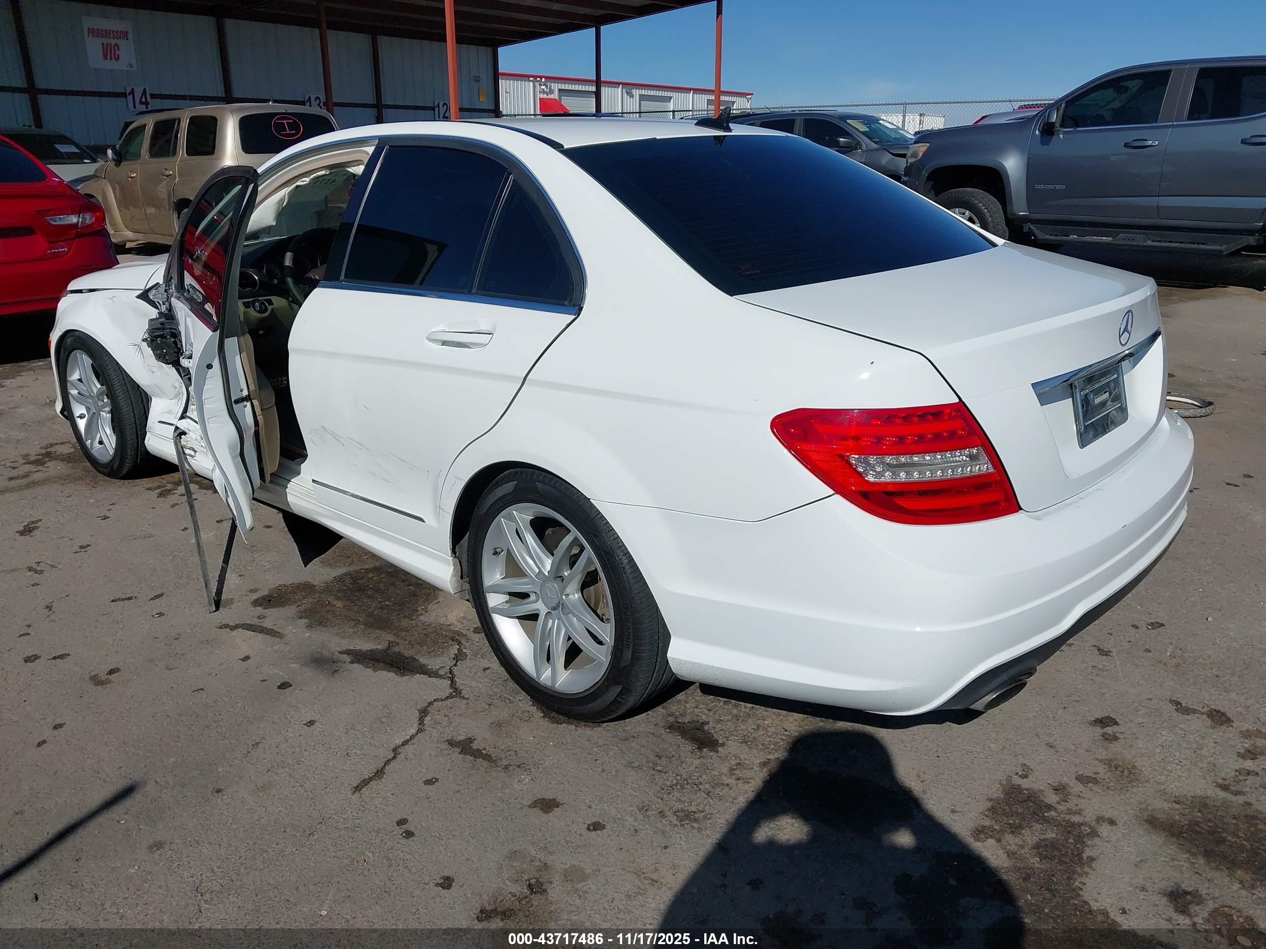 MERCEDES-BENZ C image 3