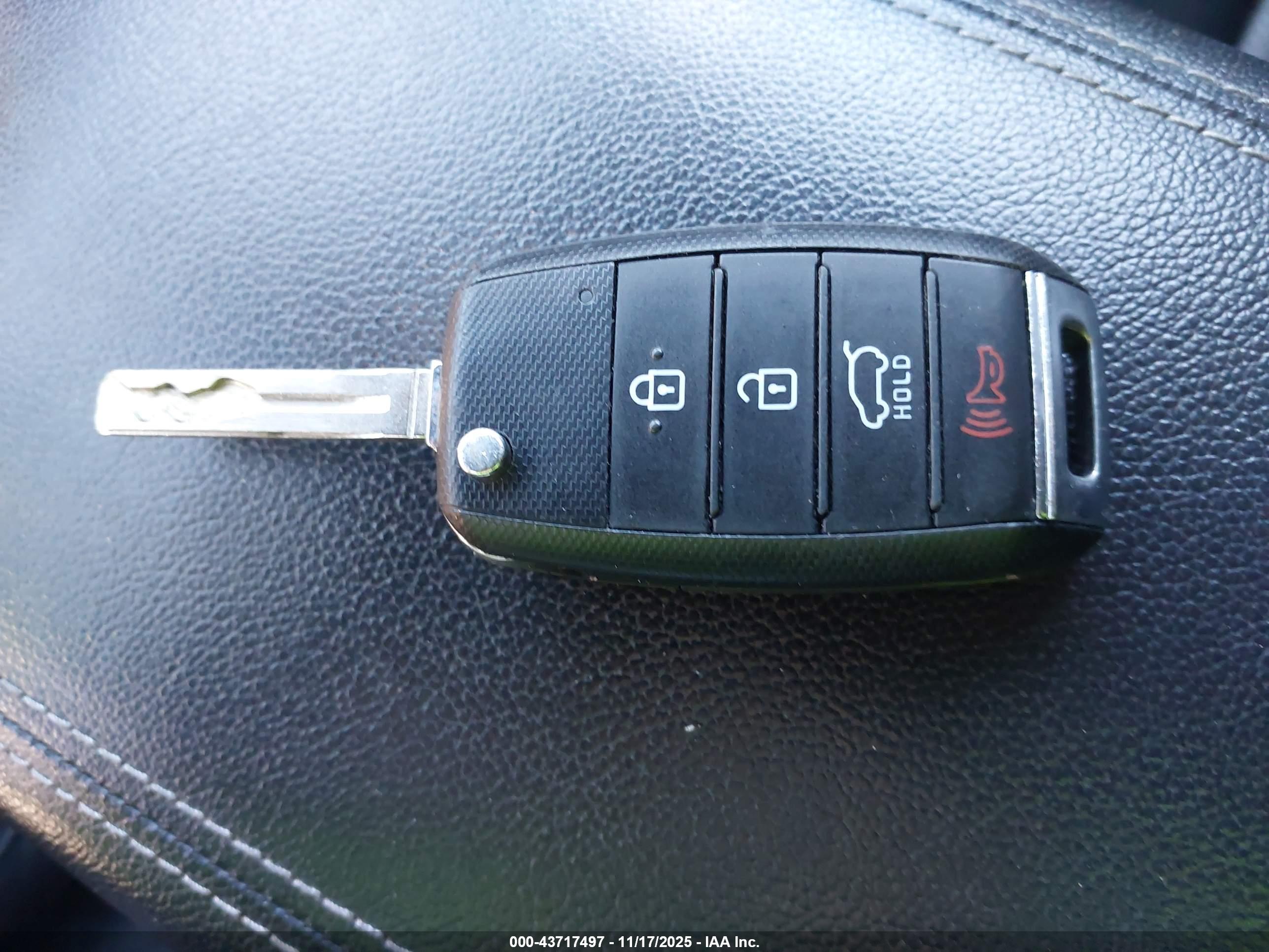 KIA SPORTAGE image 11
