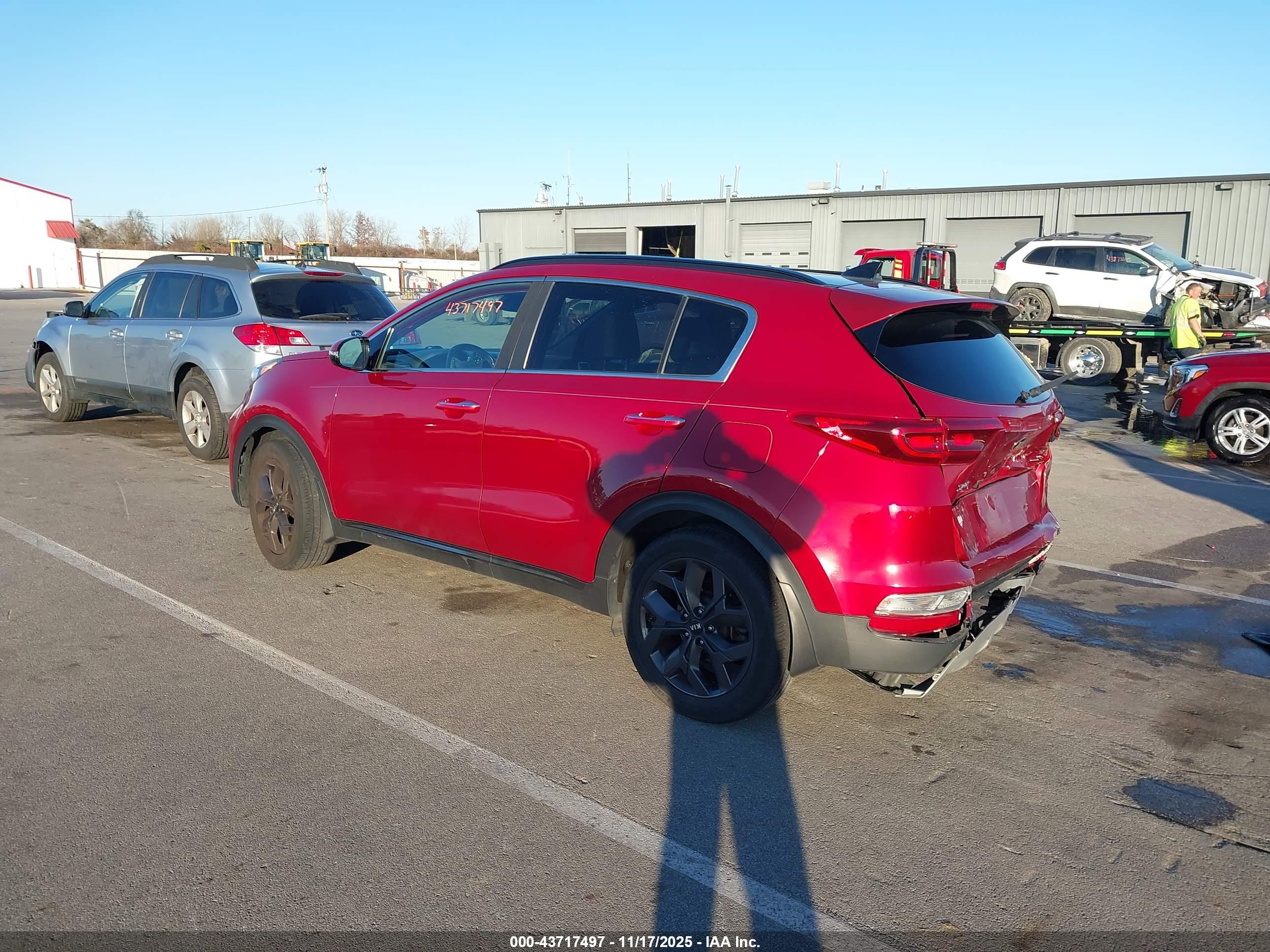 KIA SPORTAGE image 3
