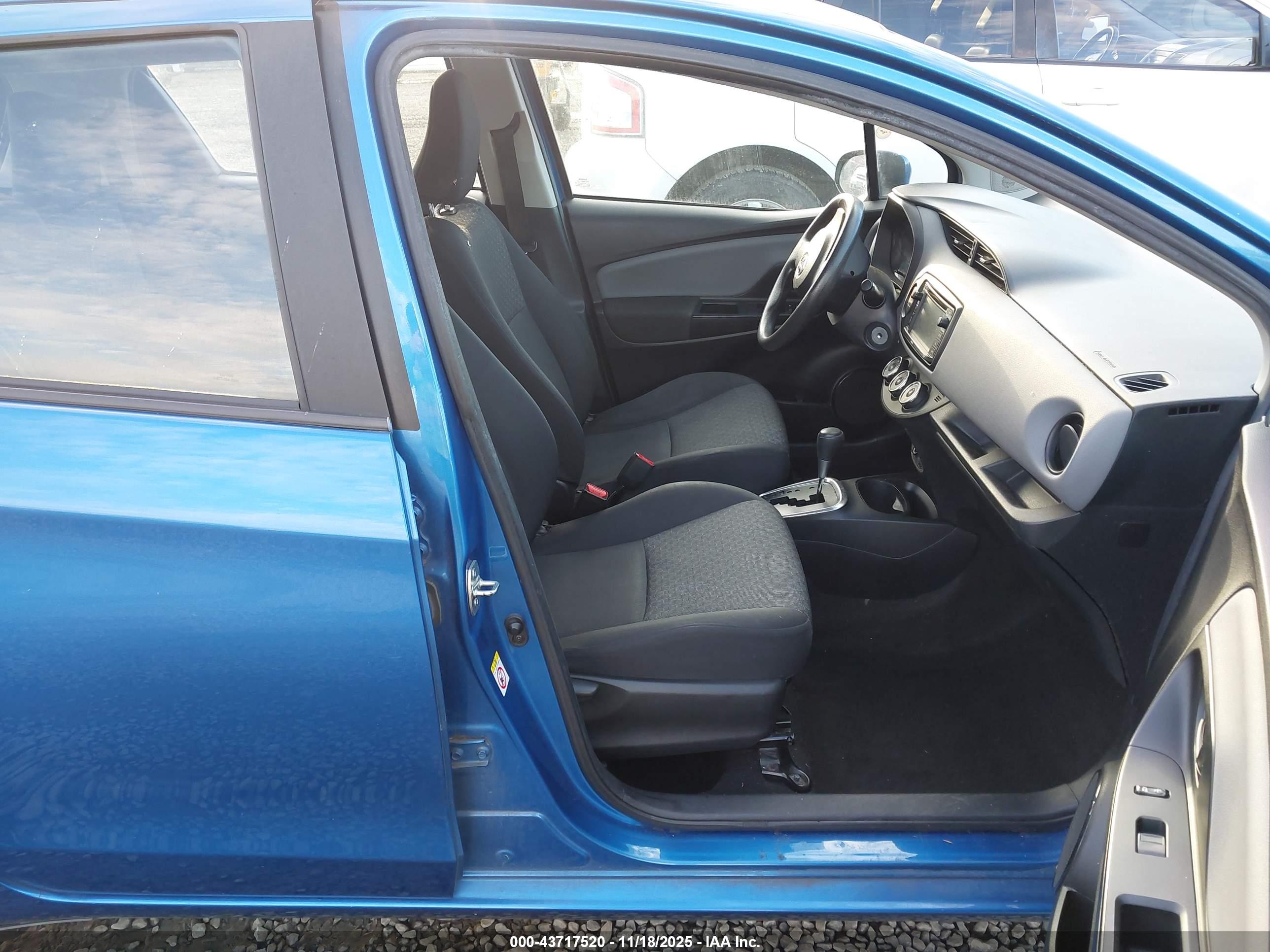TOYOTA YARIS image 5