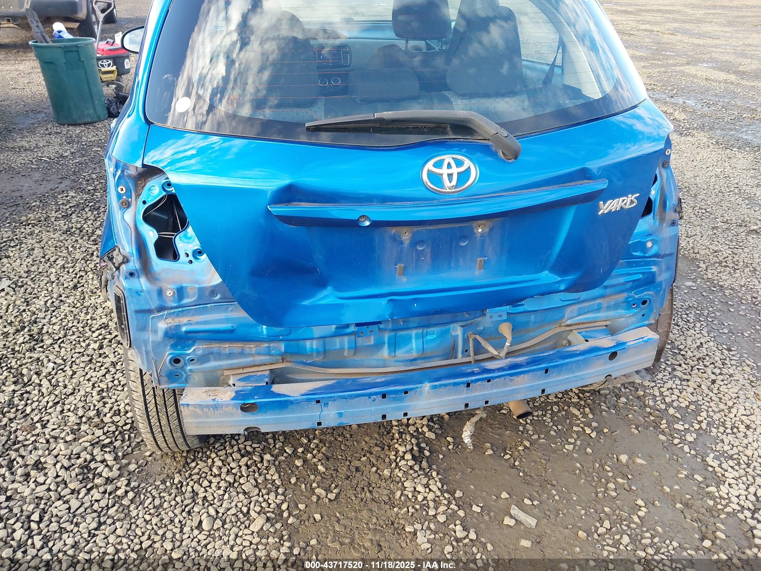 TOYOTA YARIS image 6