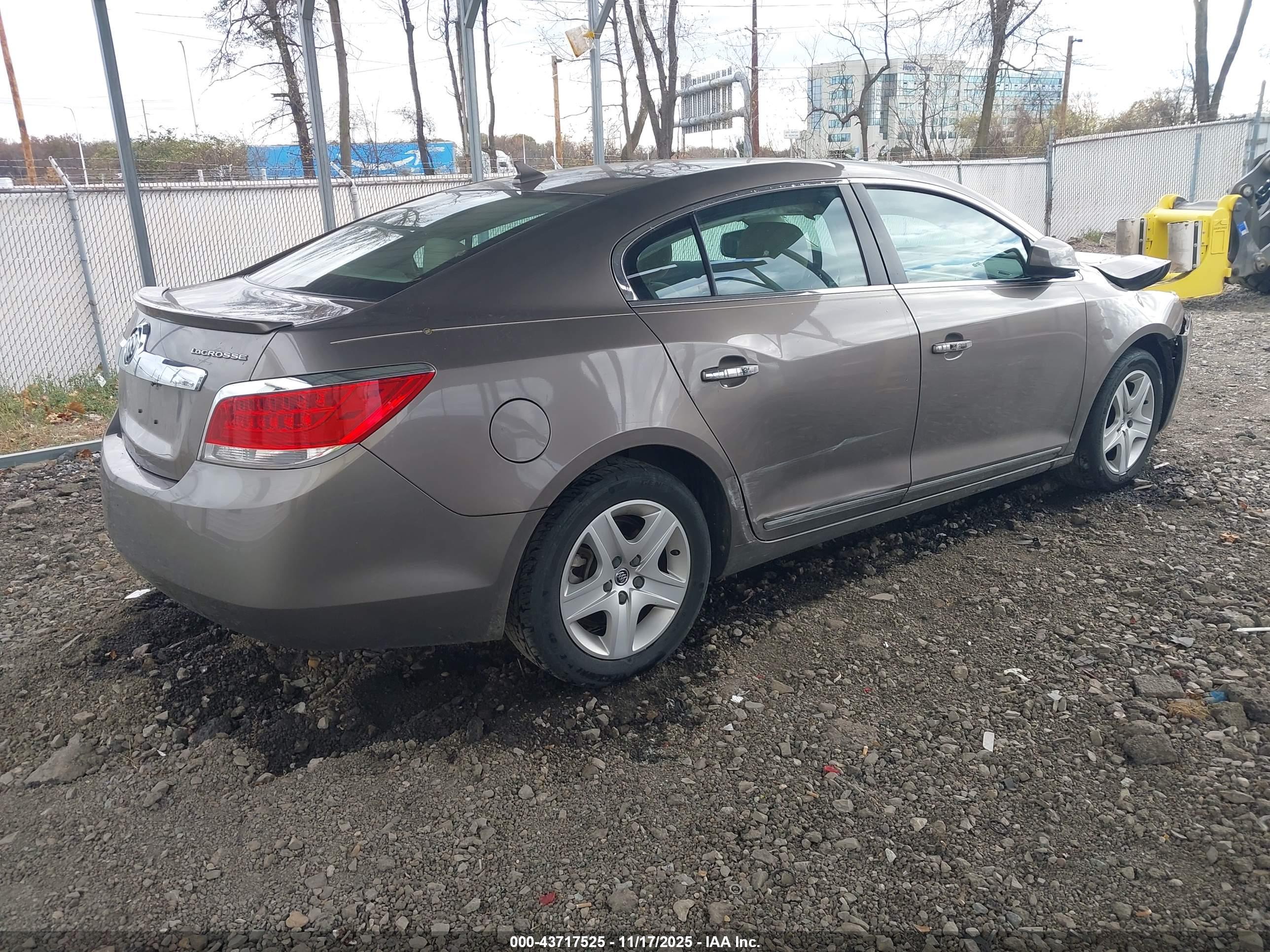 BUICK LACROSSE image 4