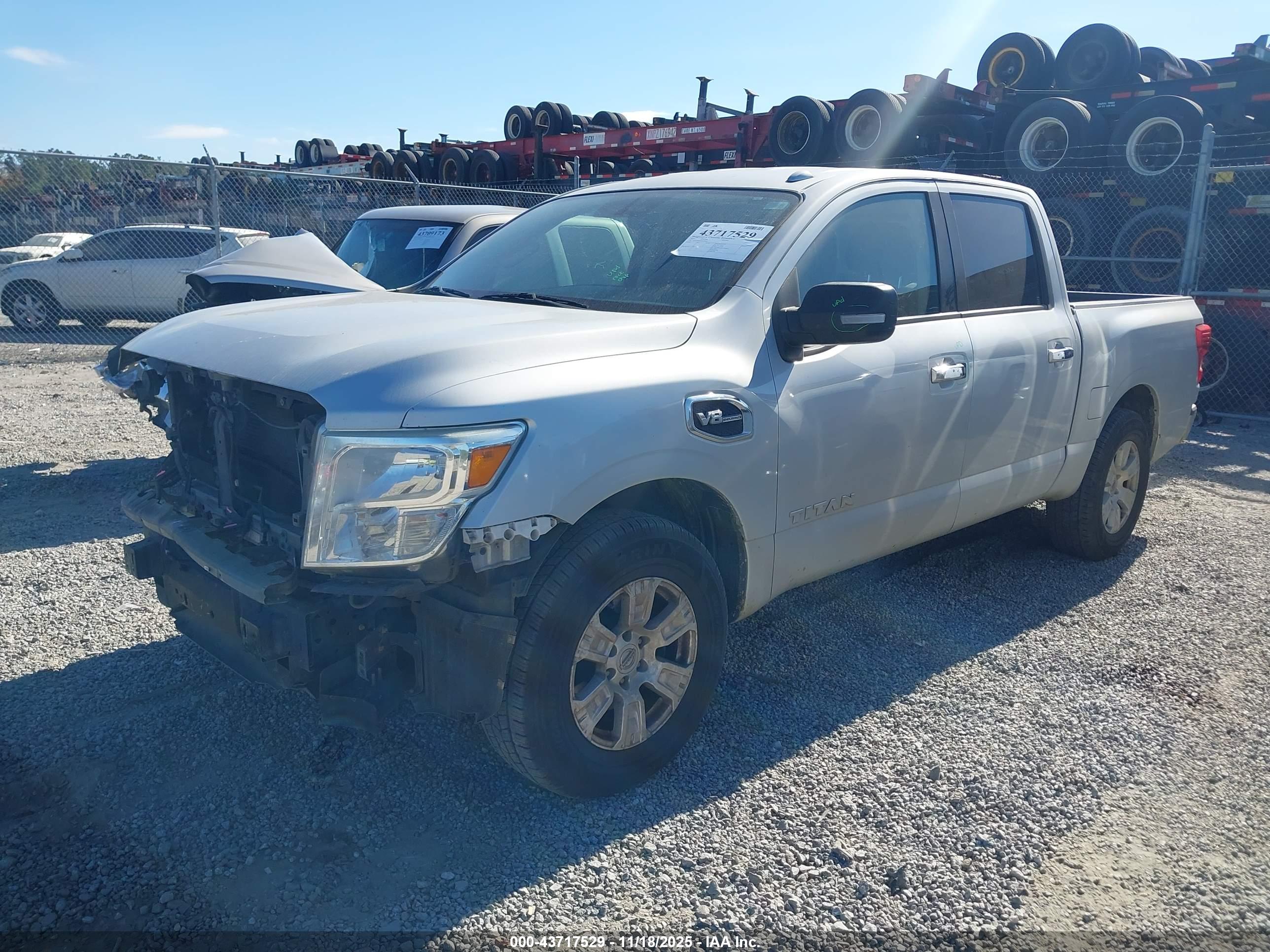 NISSAN TITAN image 2