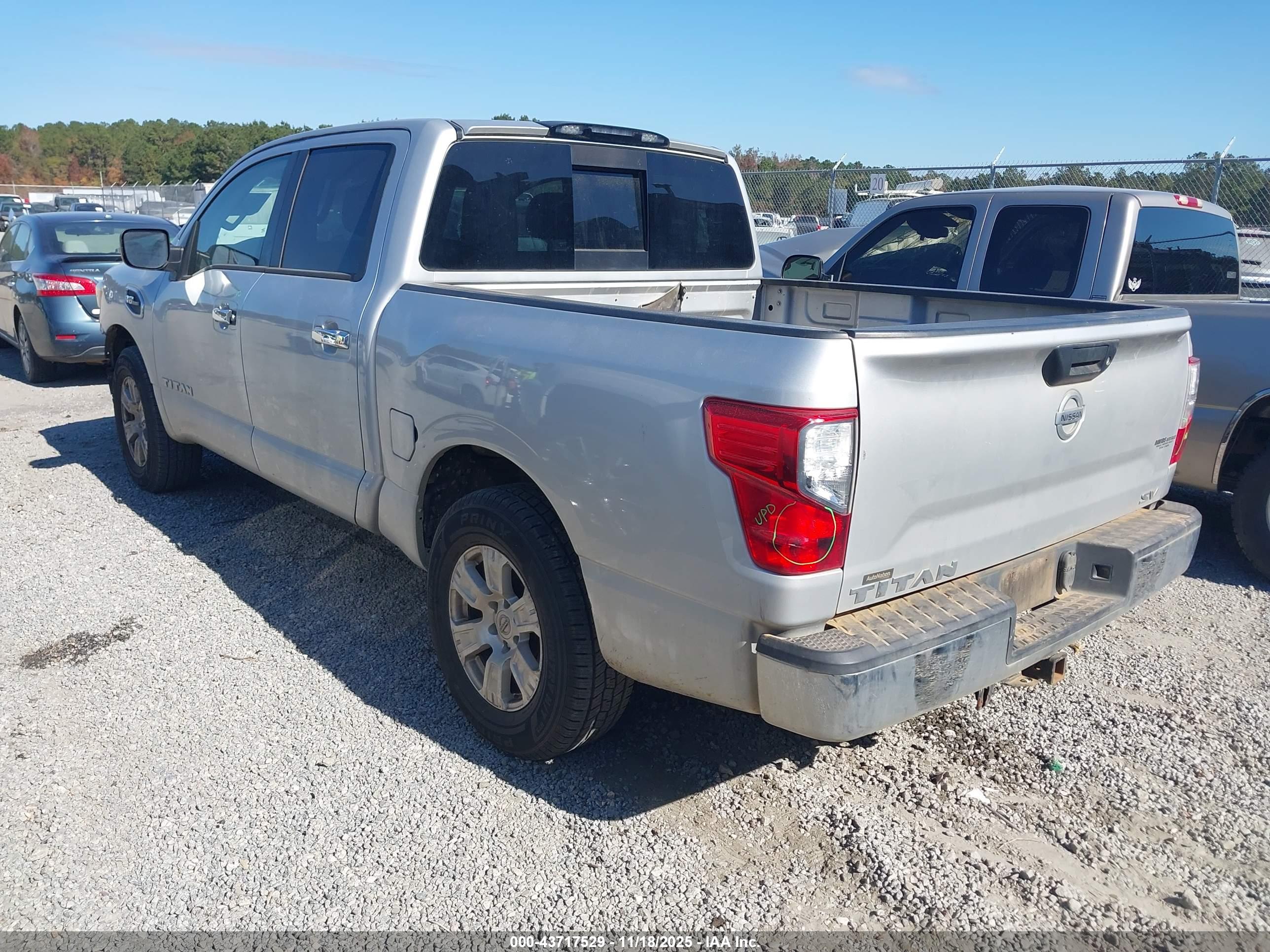 NISSAN TITAN image 3