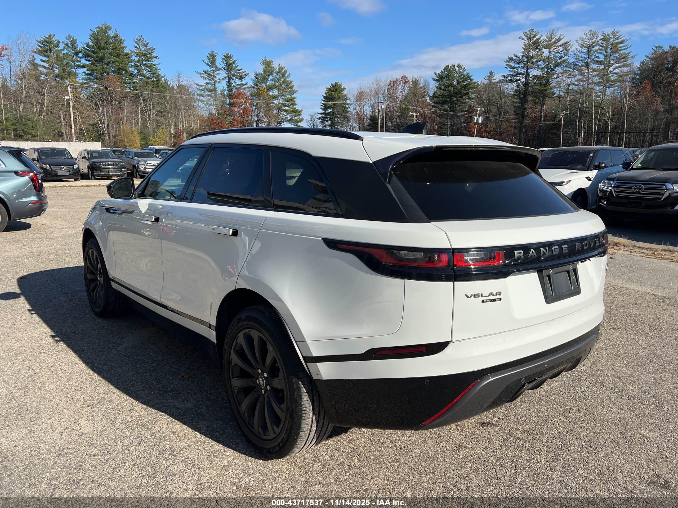 LAND ROVER image 3