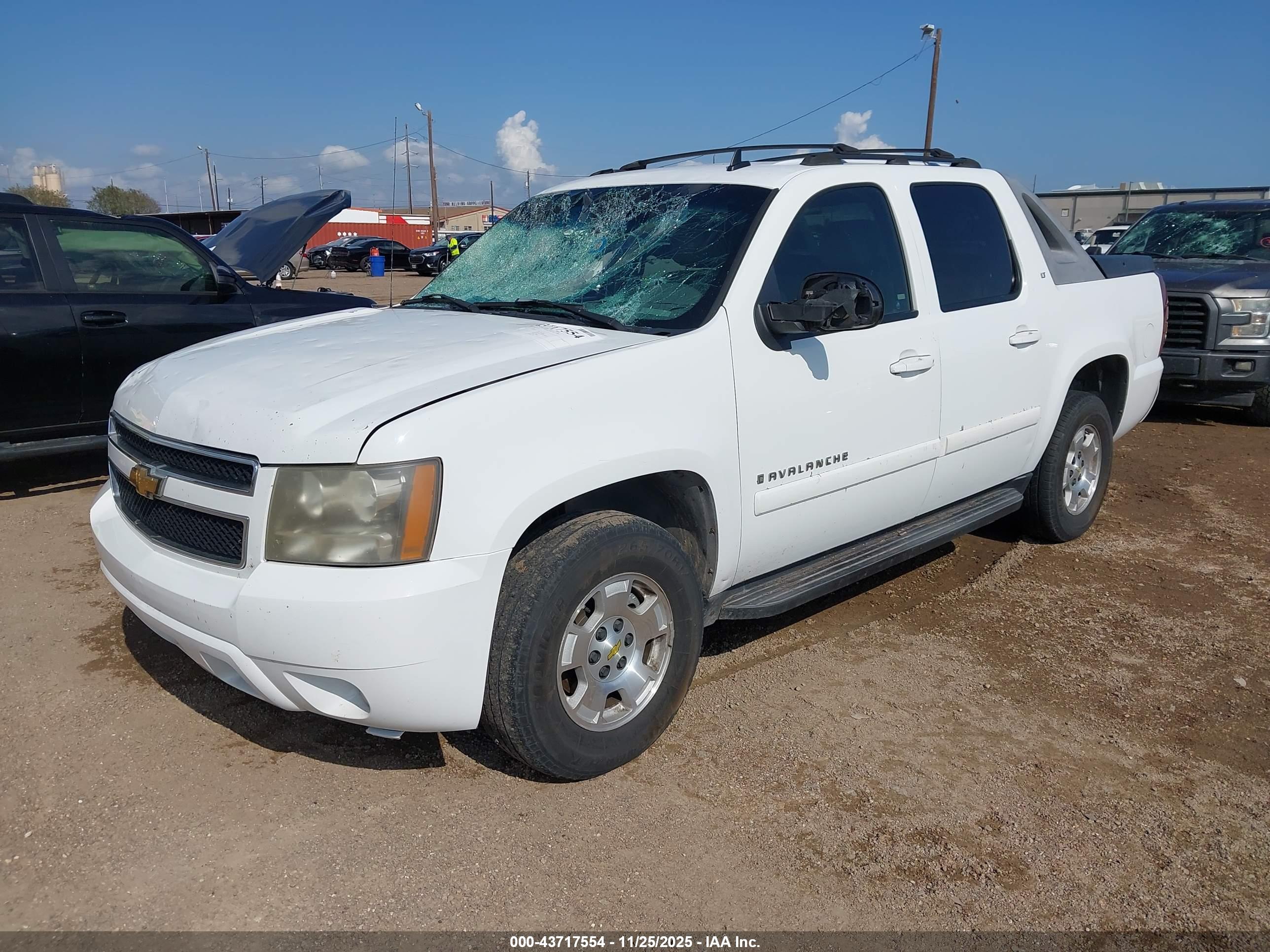 CHEVROLET AVALANCHE image 2