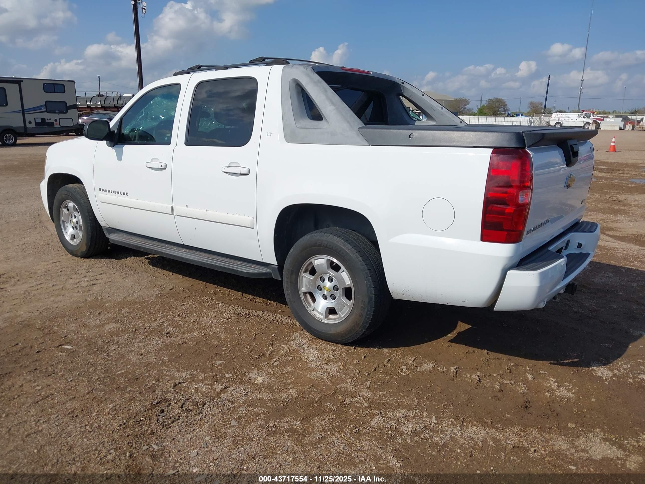 CHEVROLET AVALANCHE image 3