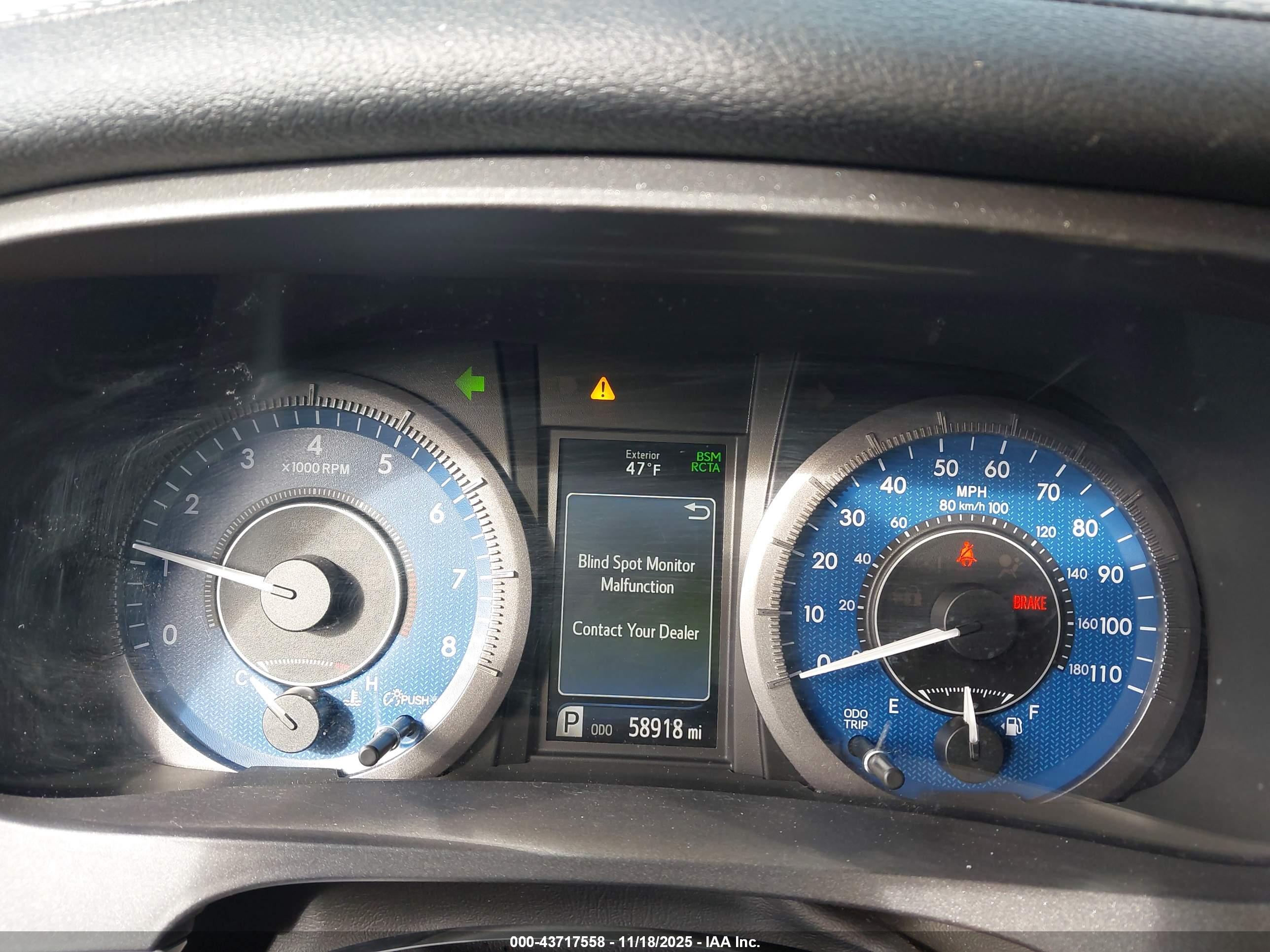 TOYOTA SIENNA image 7