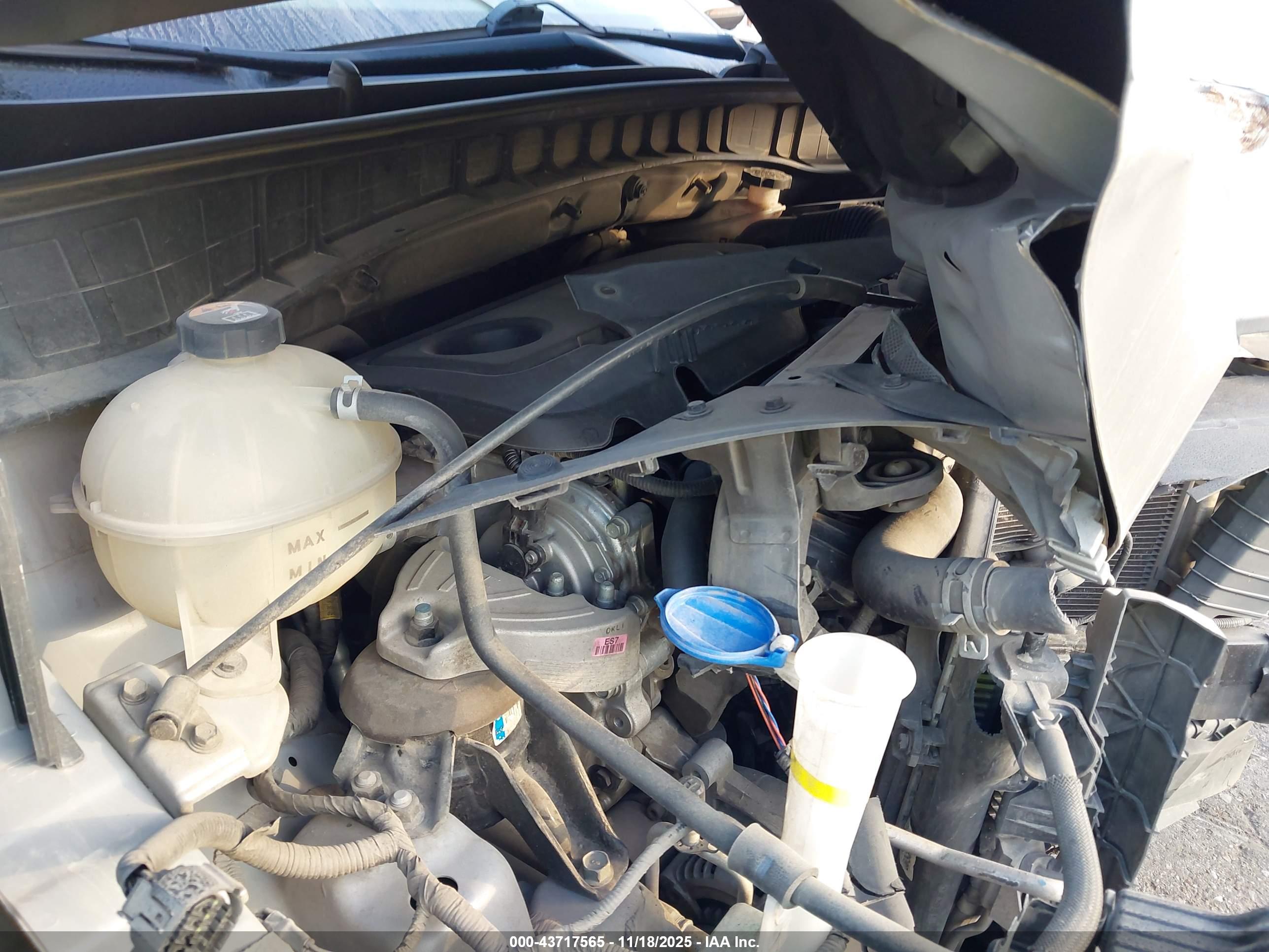 HYUNDAI TUCSON image 10