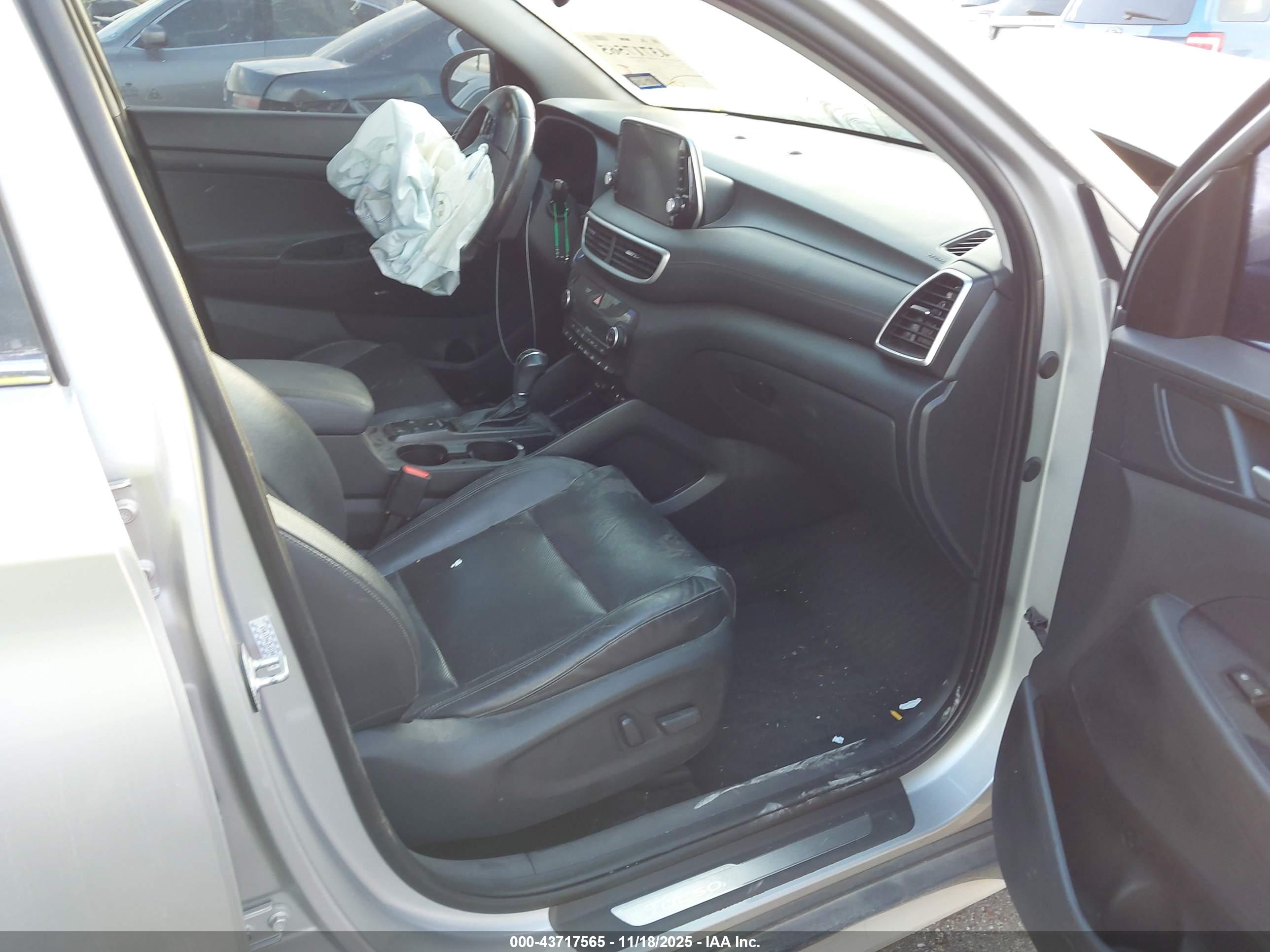 HYUNDAI TUCSON image 5
