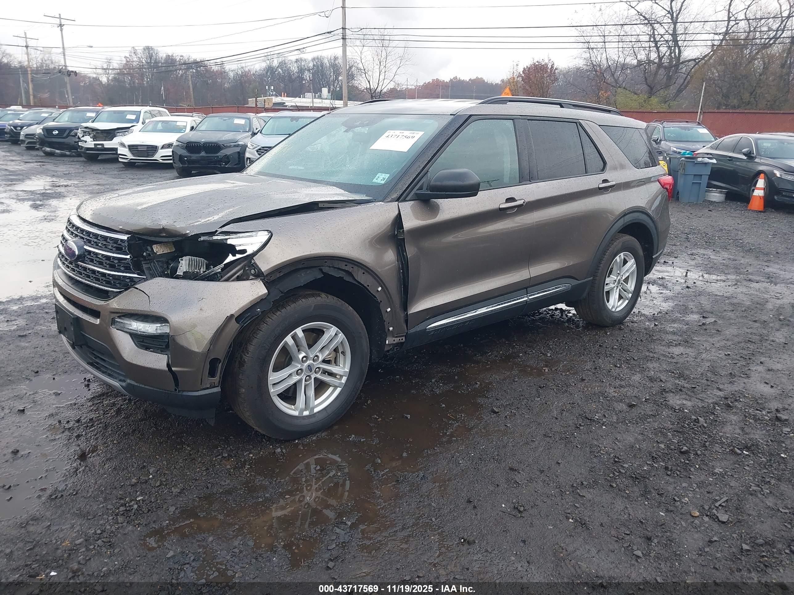 FORD EXPLORER image 2