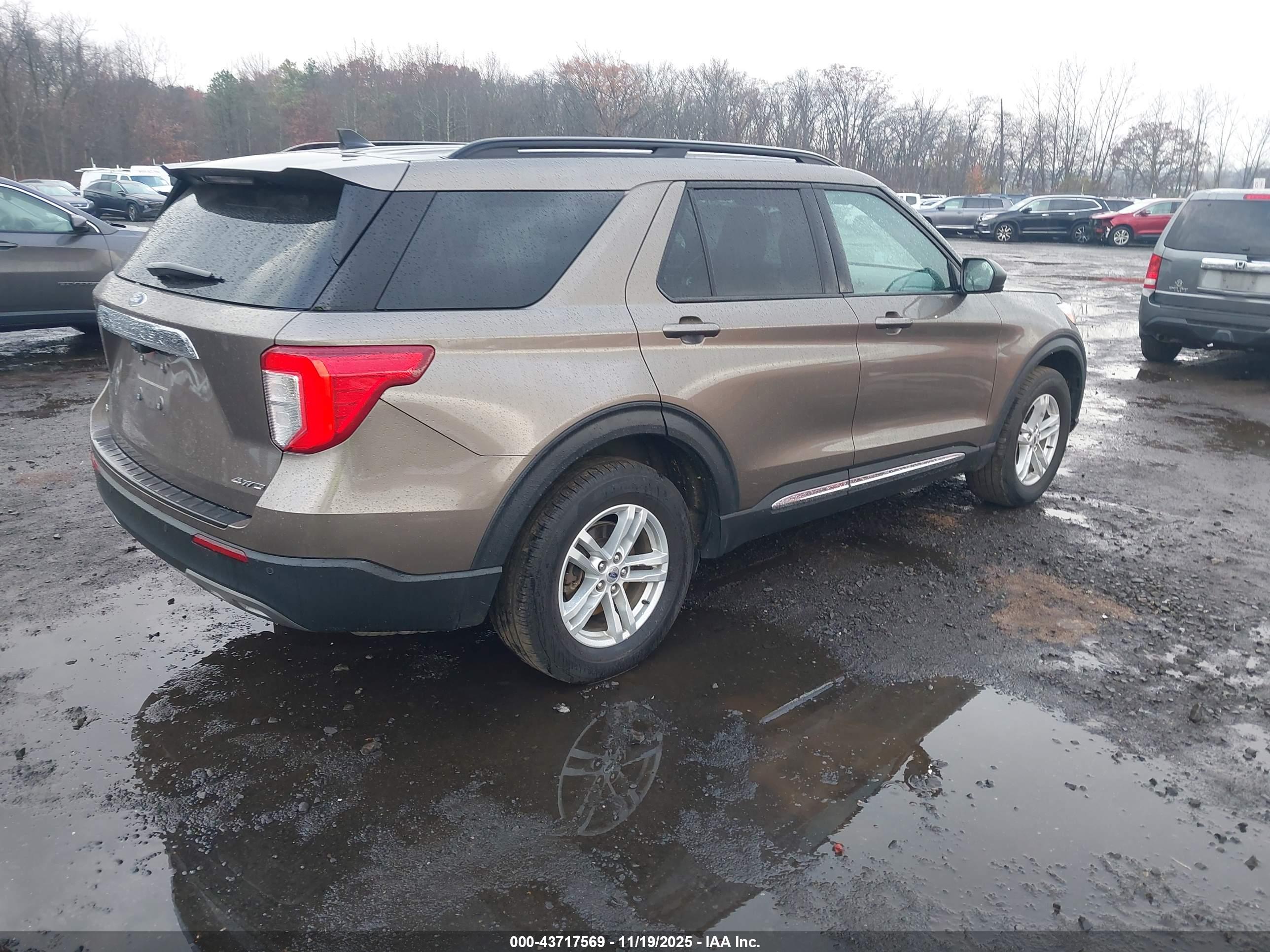FORD EXPLORER image 4
