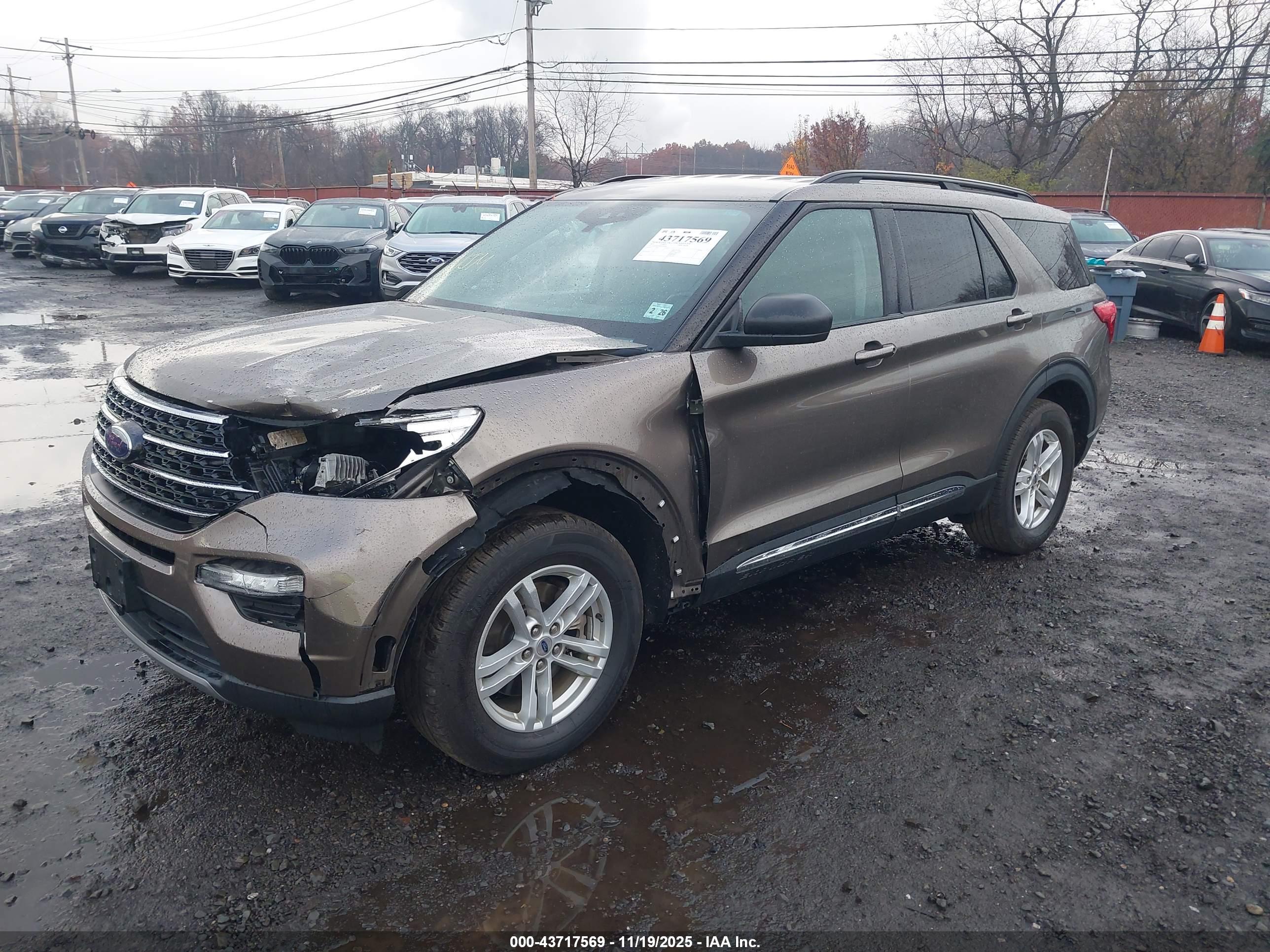 FORD EXPLORER image 6