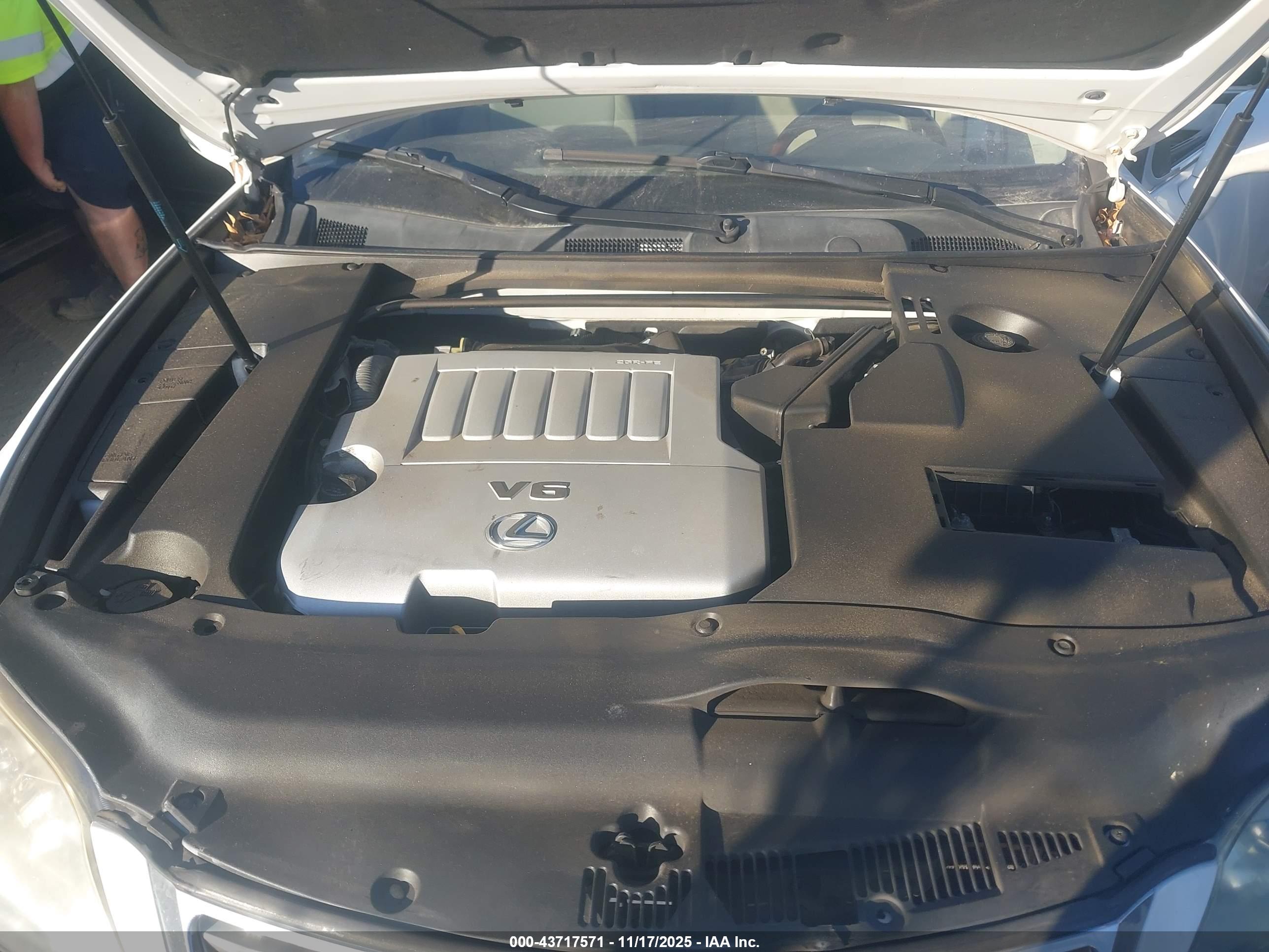 LEXUS ES image 10