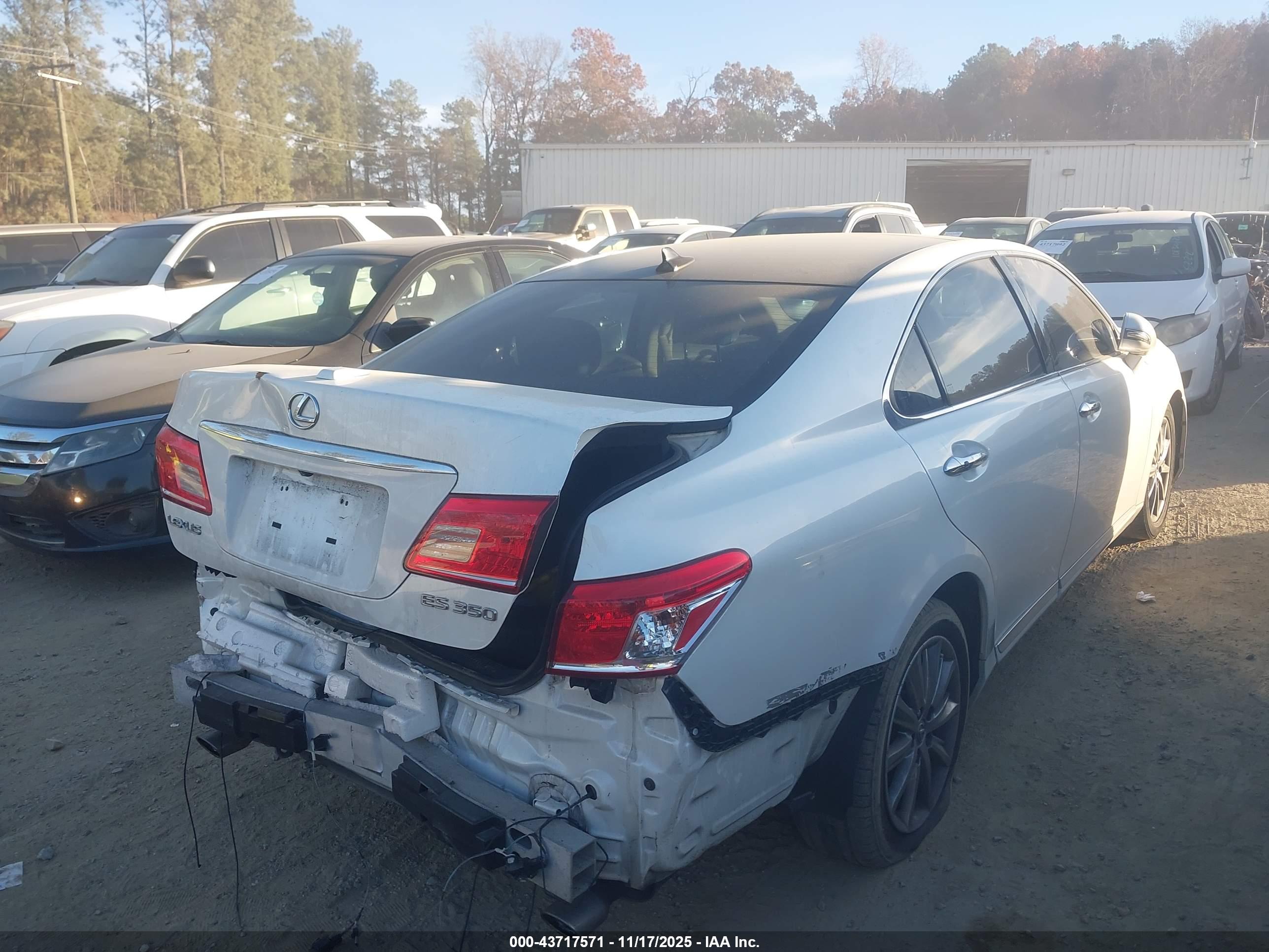 LEXUS ES image 4