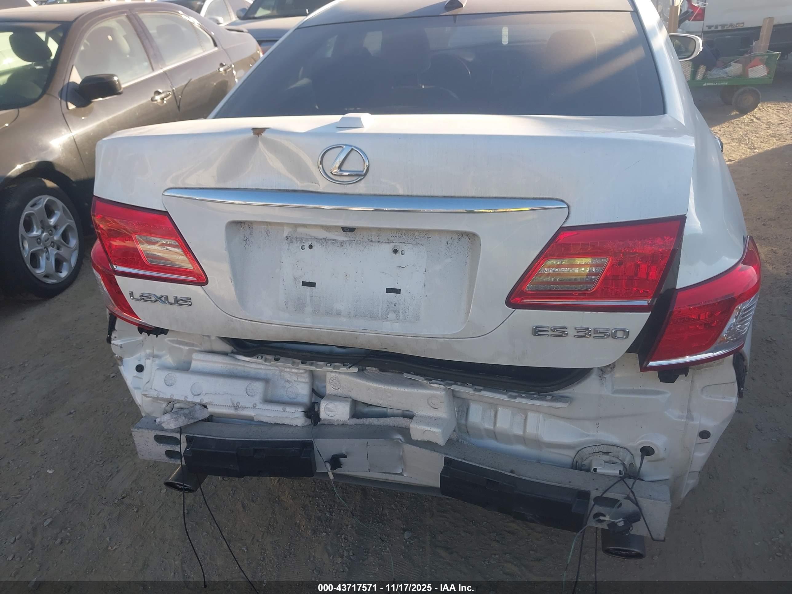 LEXUS ES image 6