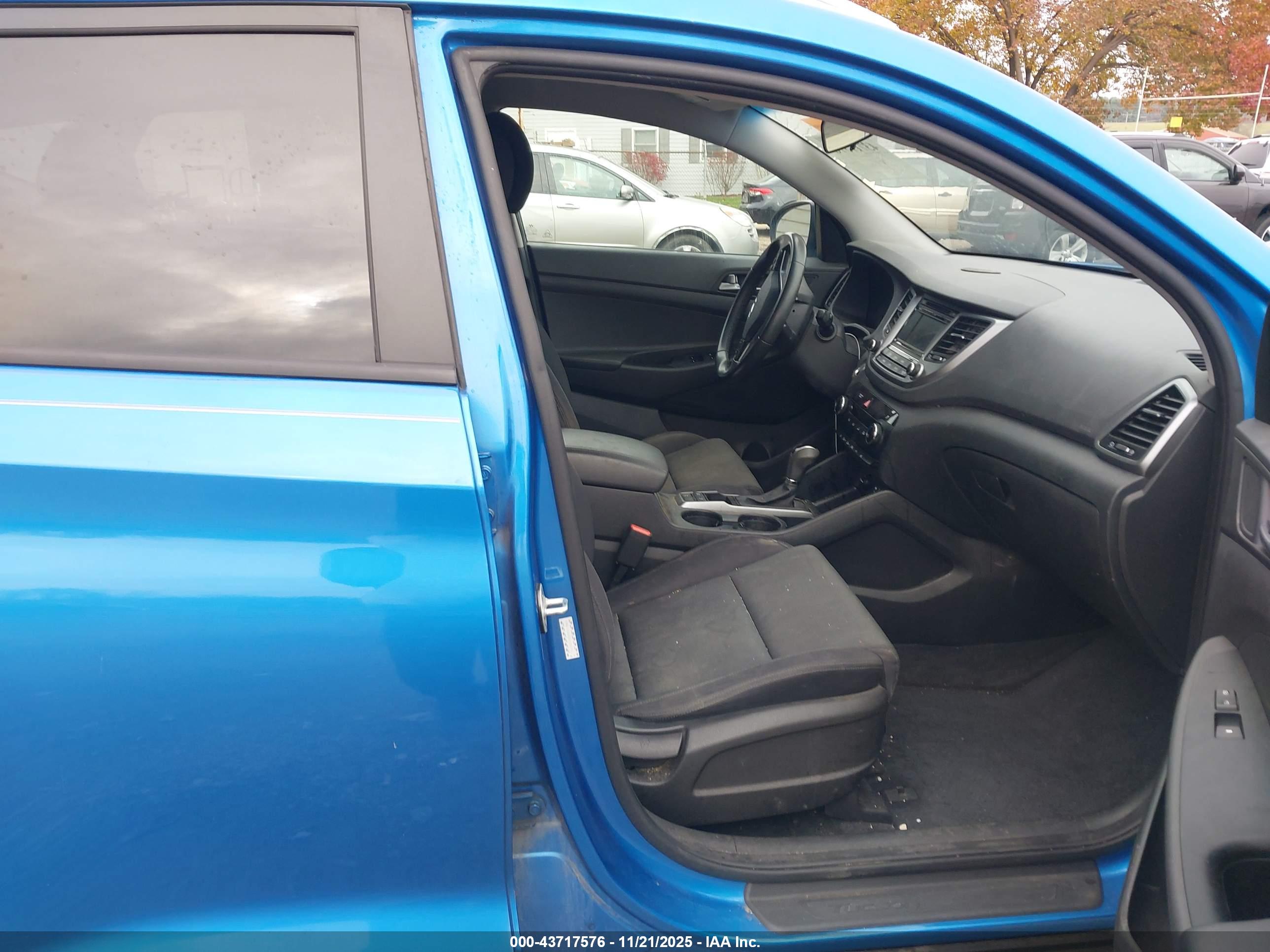 HYUNDAI TUCSON image 5