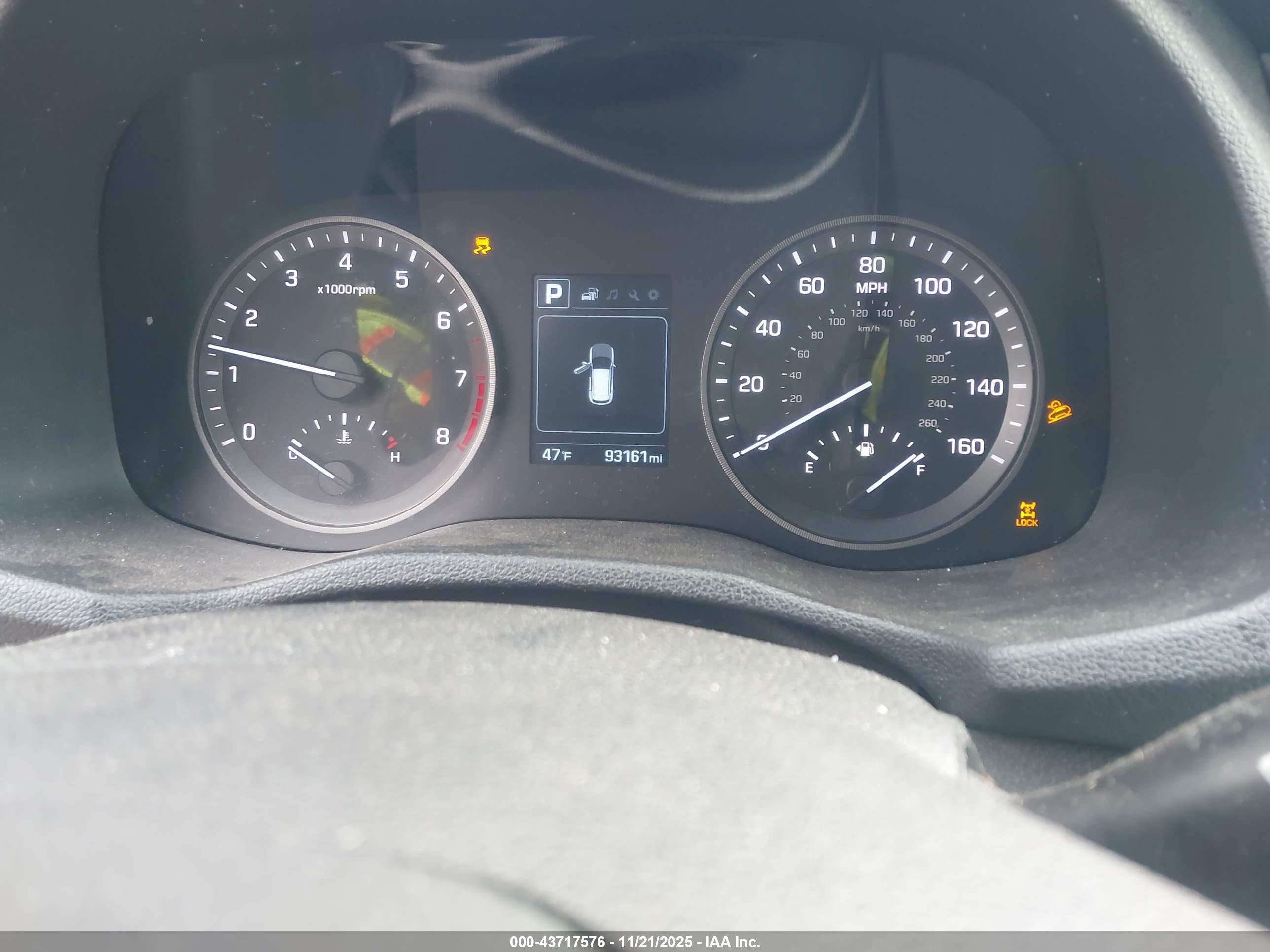 HYUNDAI TUCSON image 7