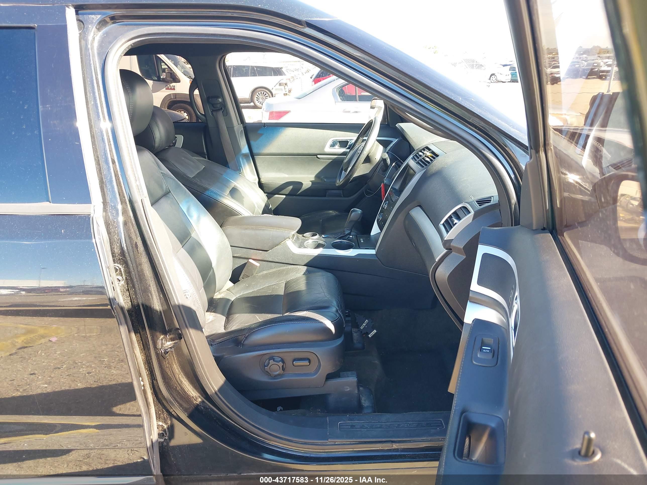 FORD EXPLORER image 5