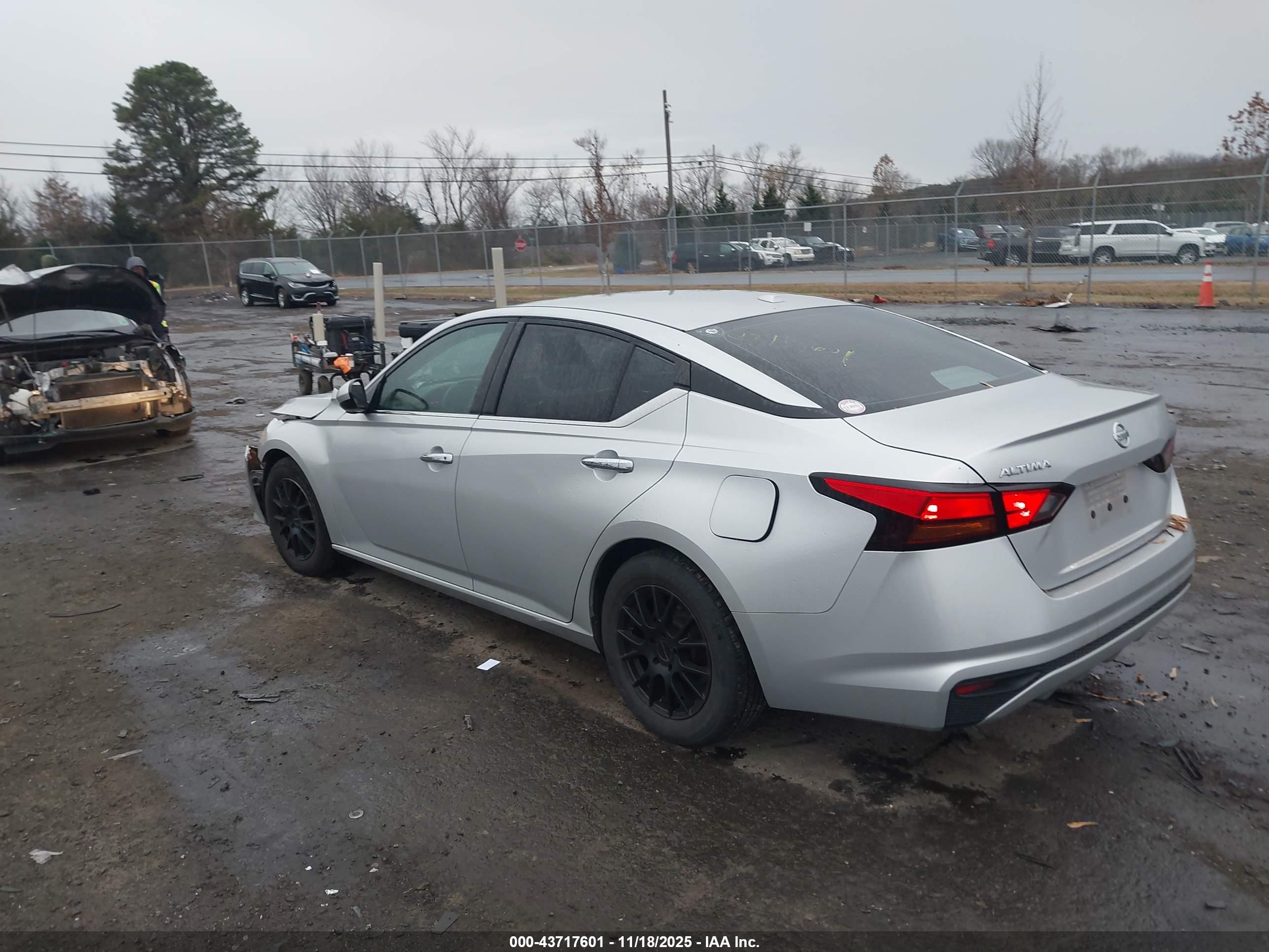 NISSAN ALTIMA image 3