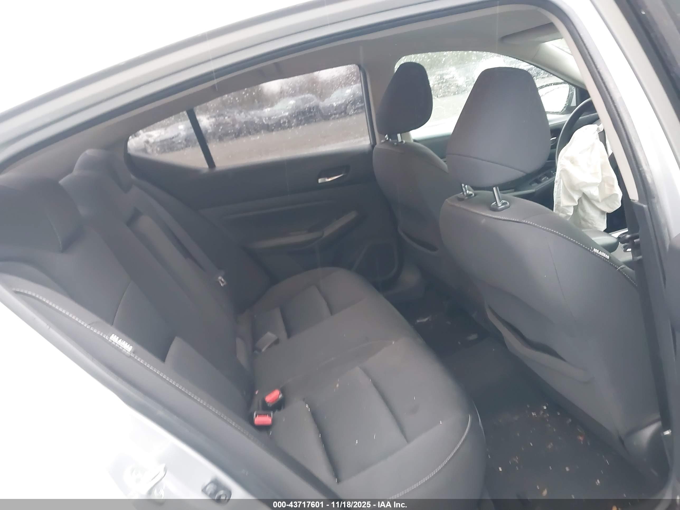 NISSAN ALTIMA image 8