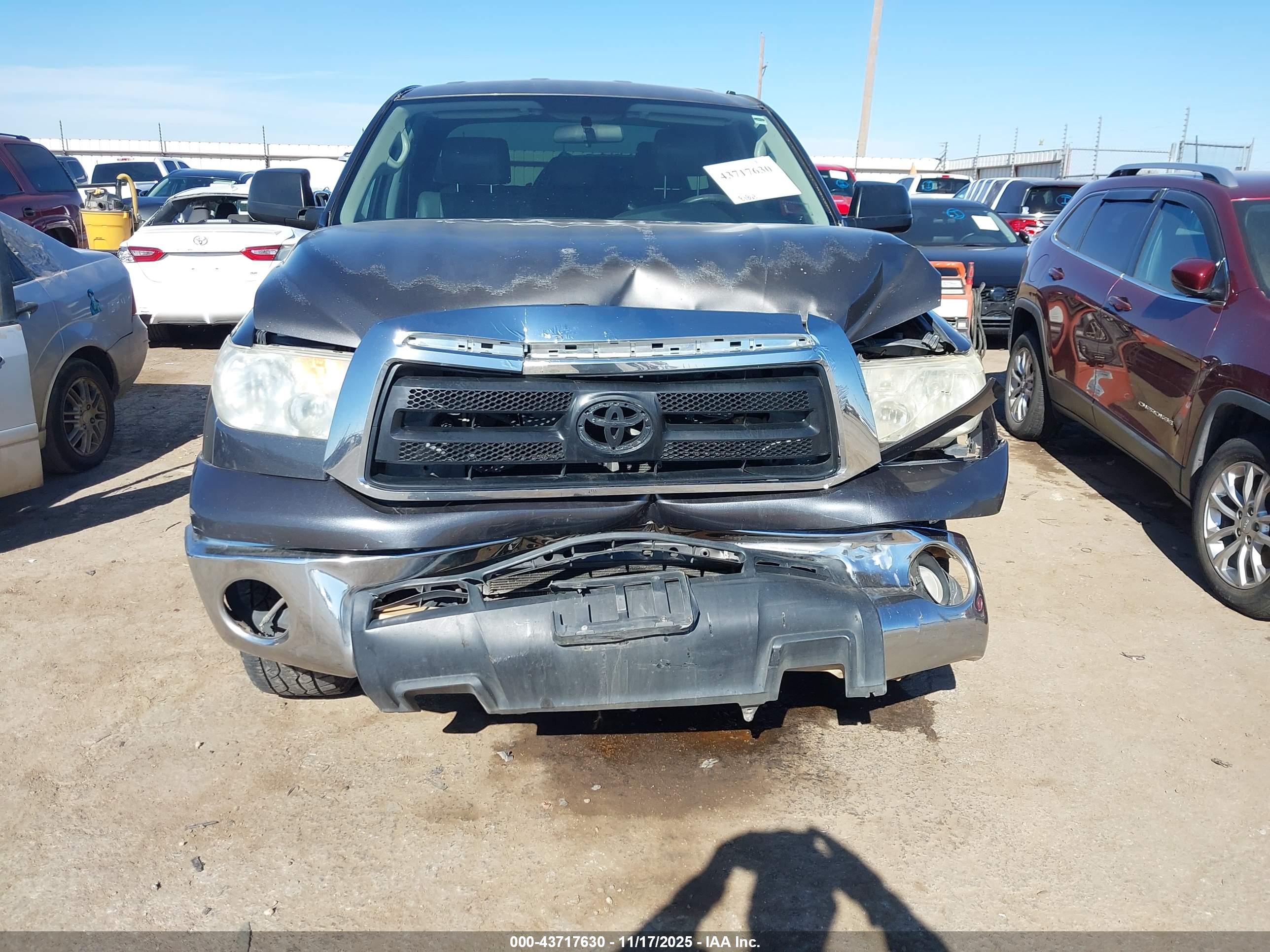 TOYOTA TUNDRA image 6