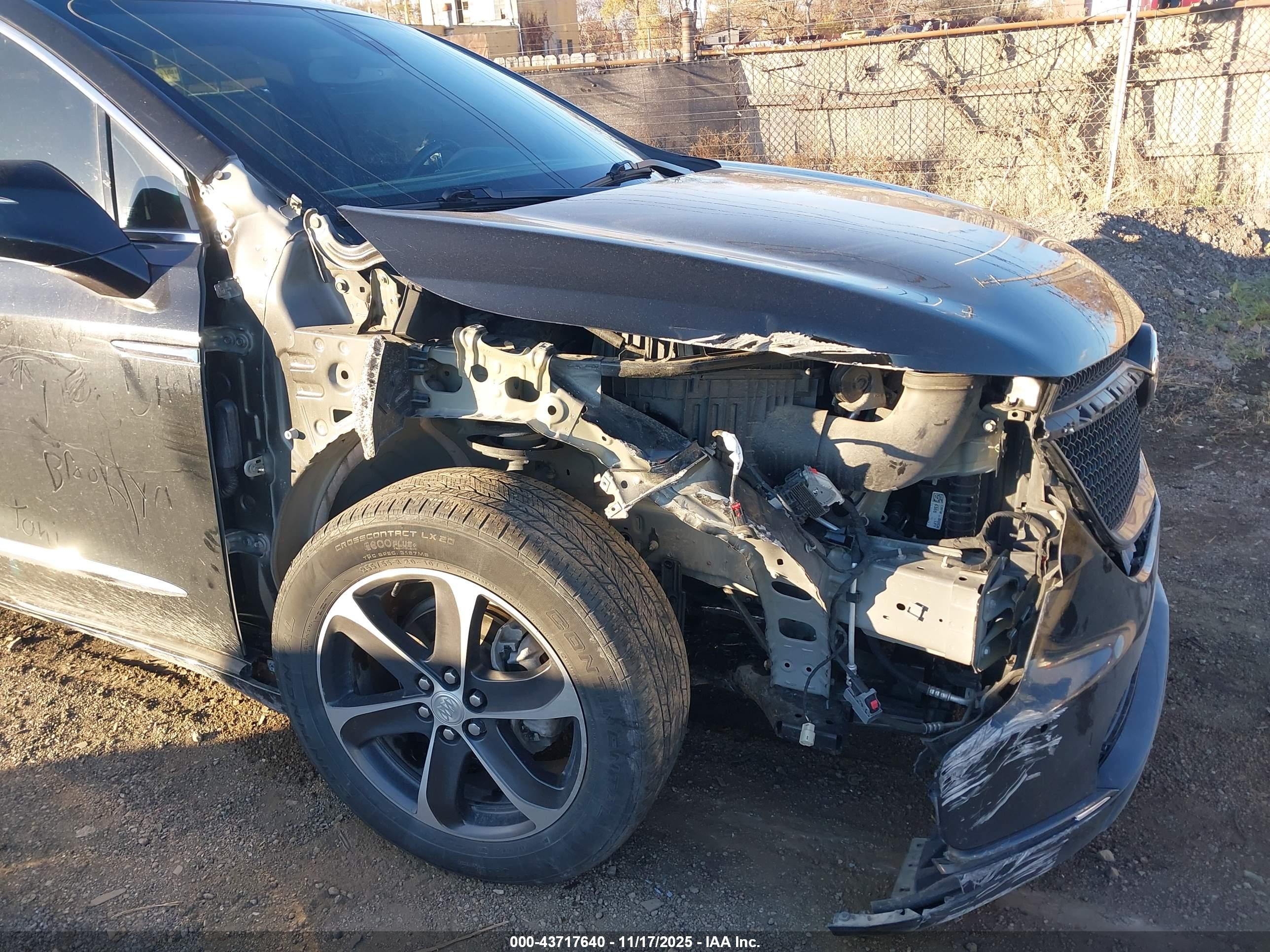 BUICK ENCLAVE image 6