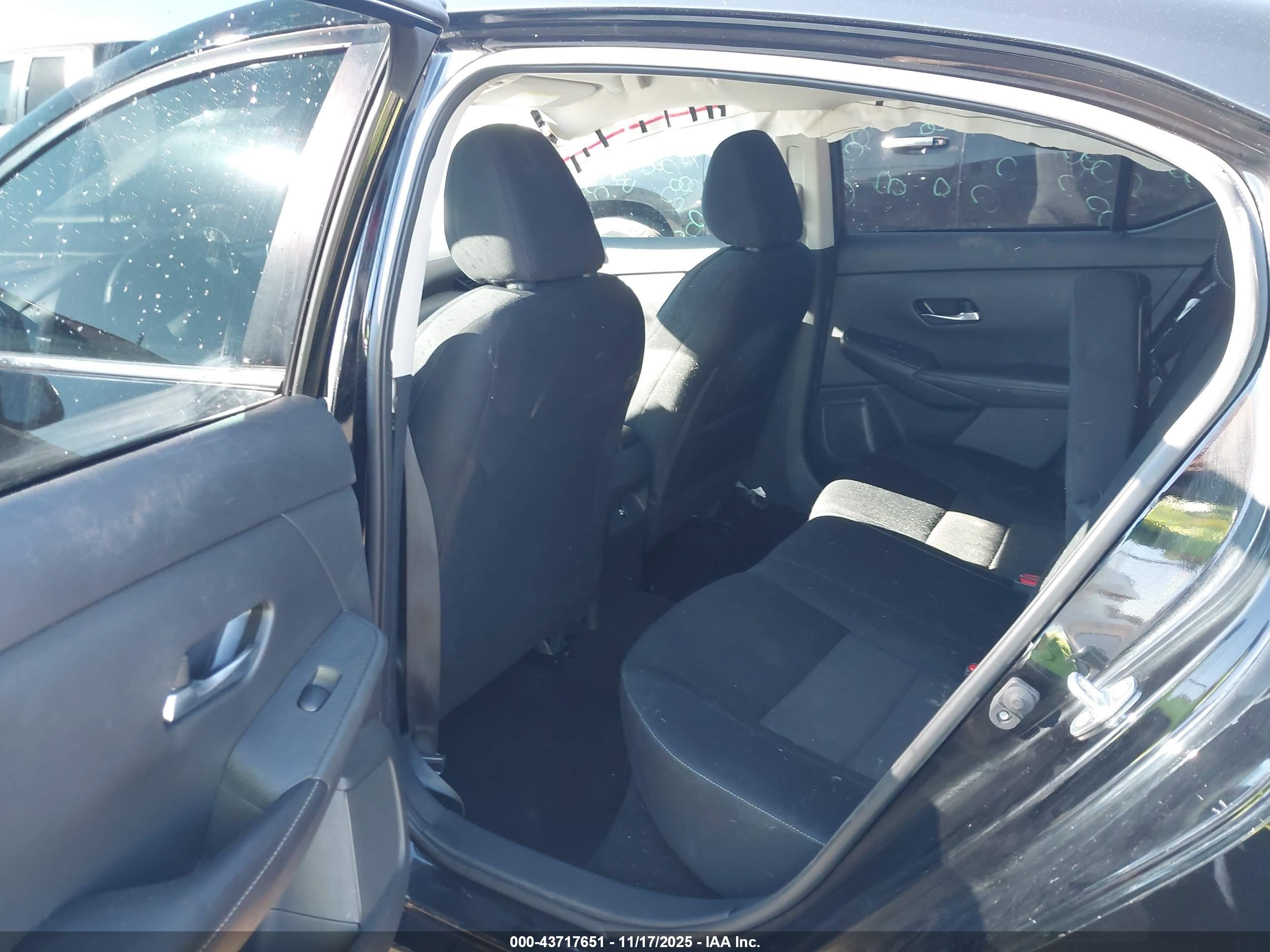 NISSAN SENTRA image 8