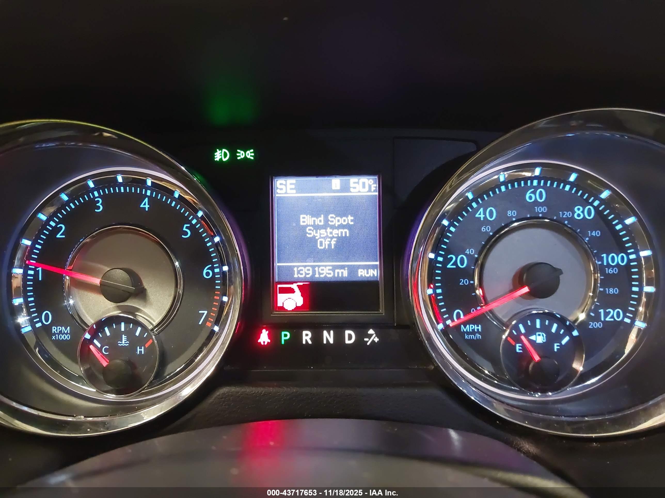 CHRYSLER TOWN image 7
