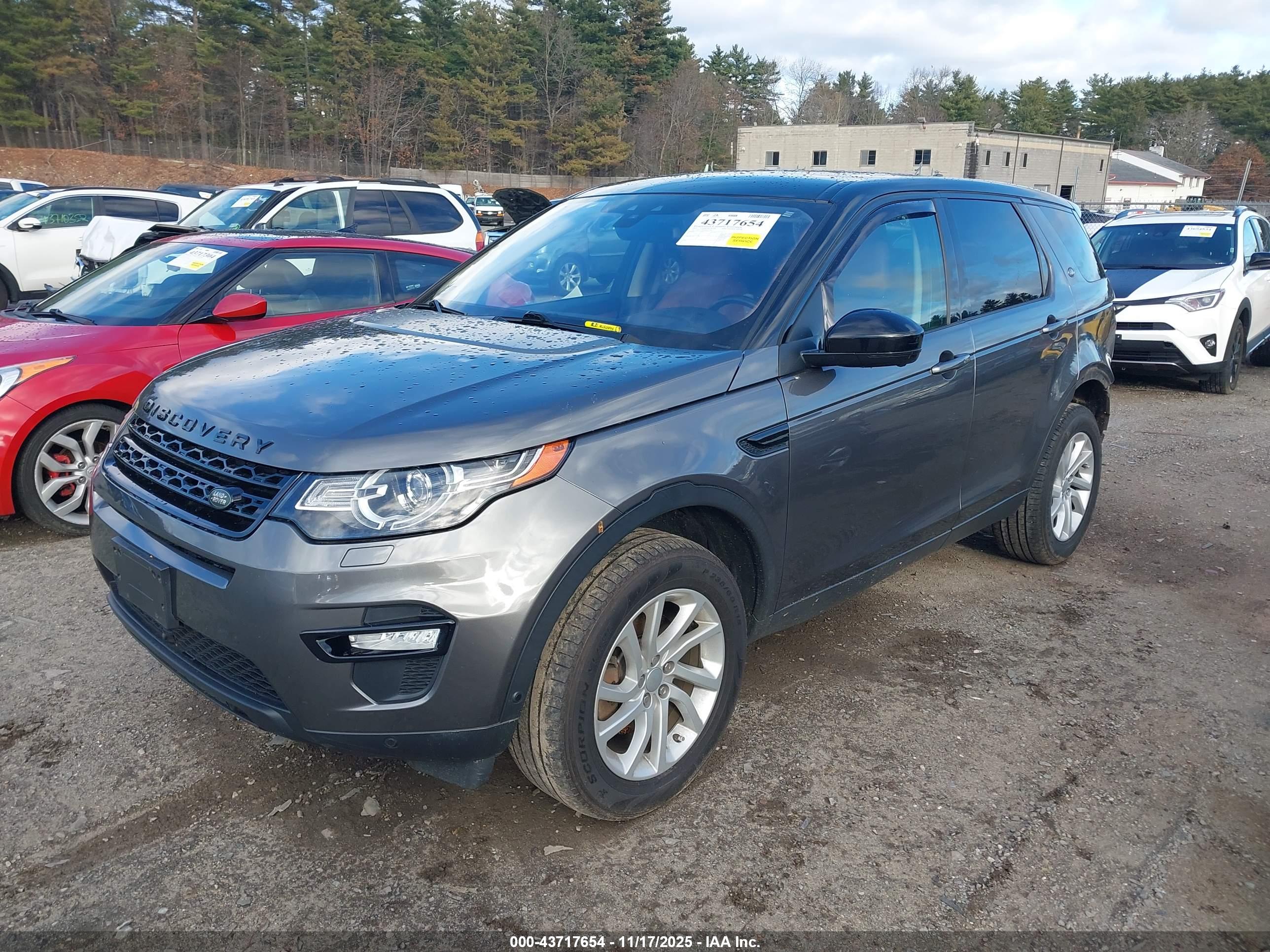 LAND ROVER image 2