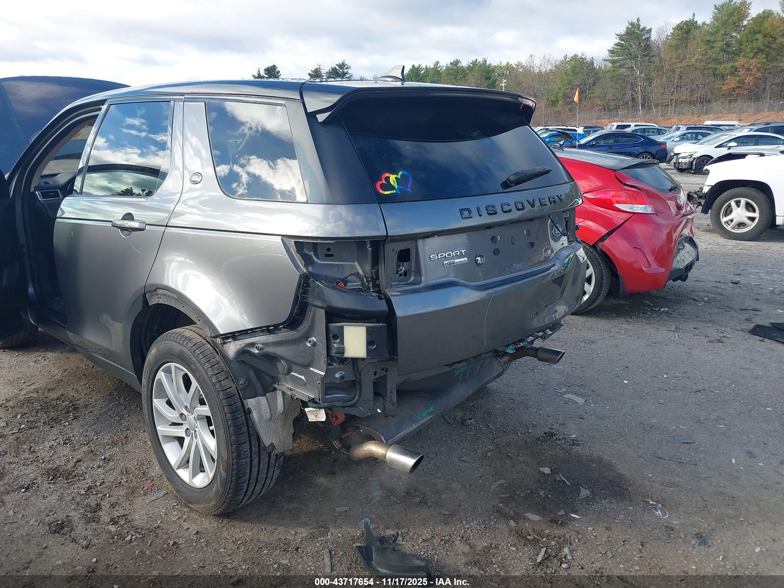 LAND ROVER image 6