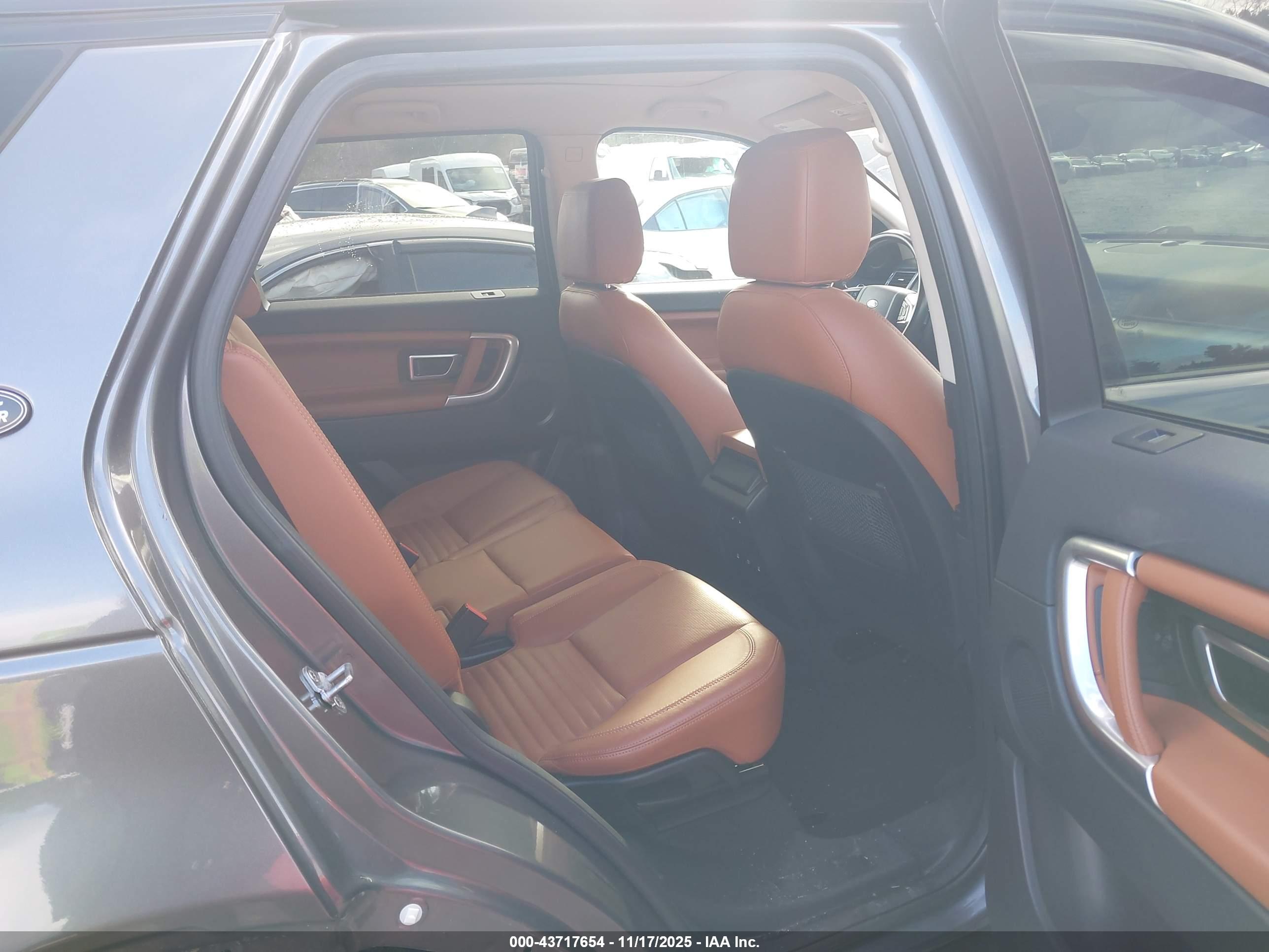 LAND ROVER image 8