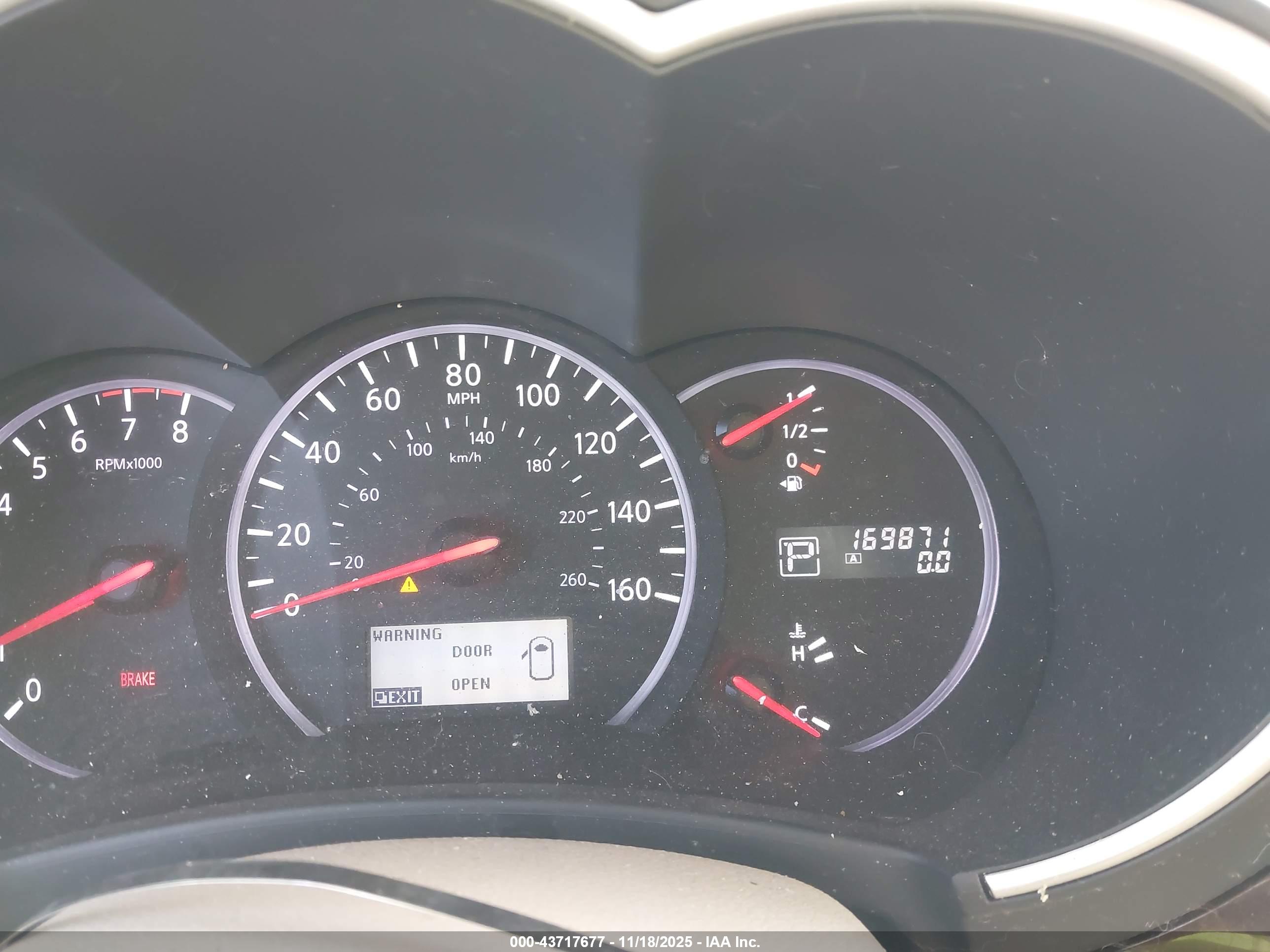 NISSAN QUEST image 7